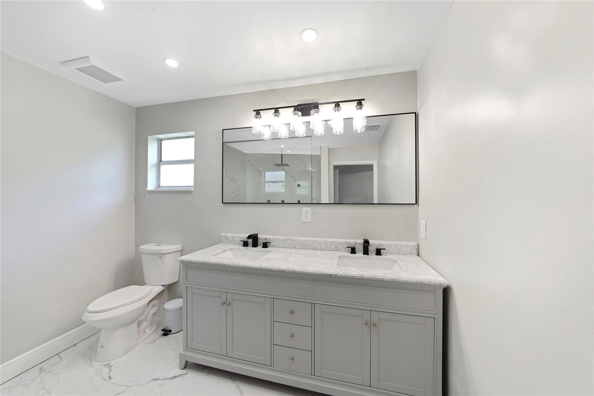 Homes for sale in Davie, FL | 2687 Oak Park Cir, Davie, FL 33328 | MLS# F10530336