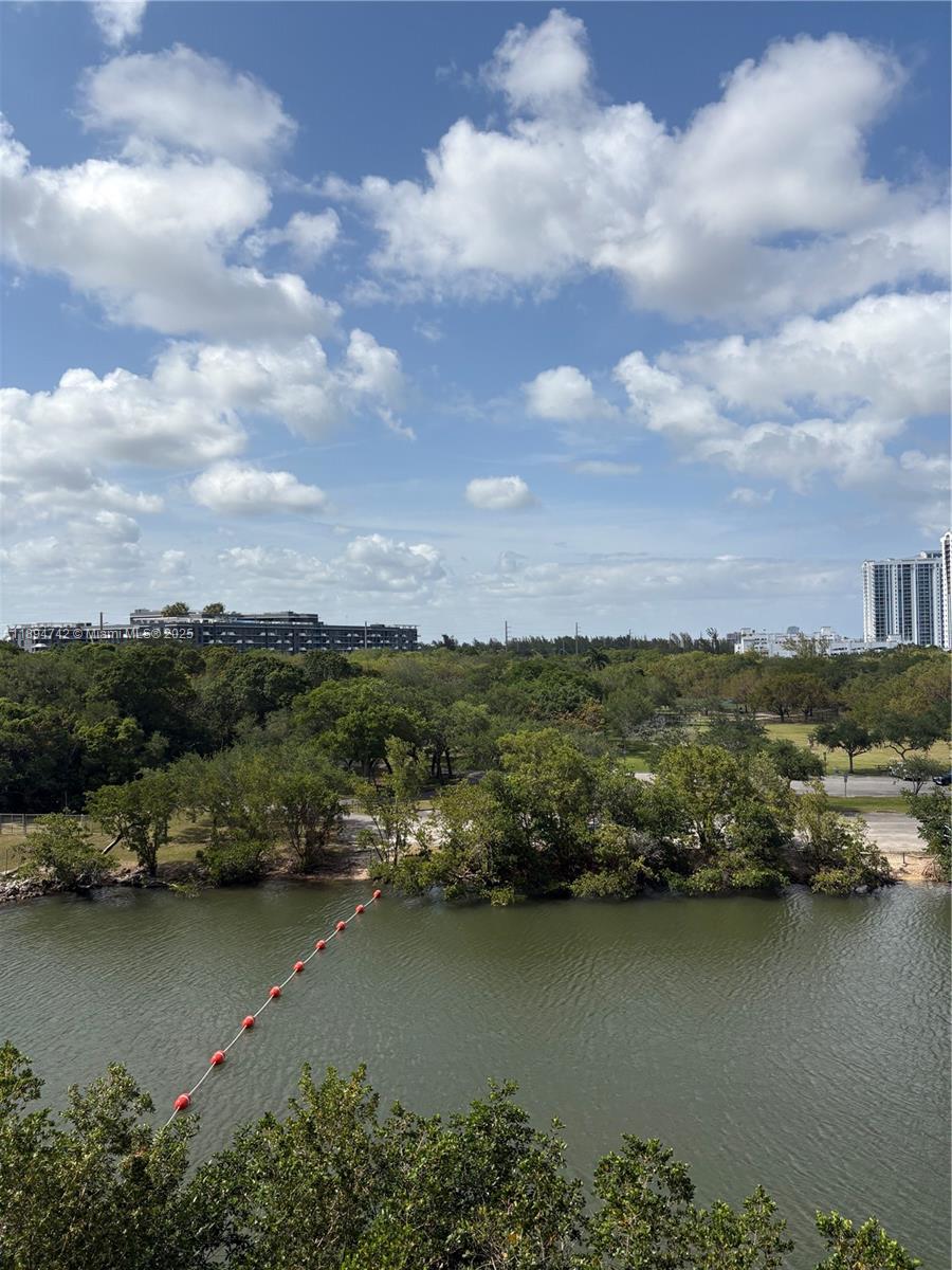 Apartamento para Alugar em North Miami Beach, FL