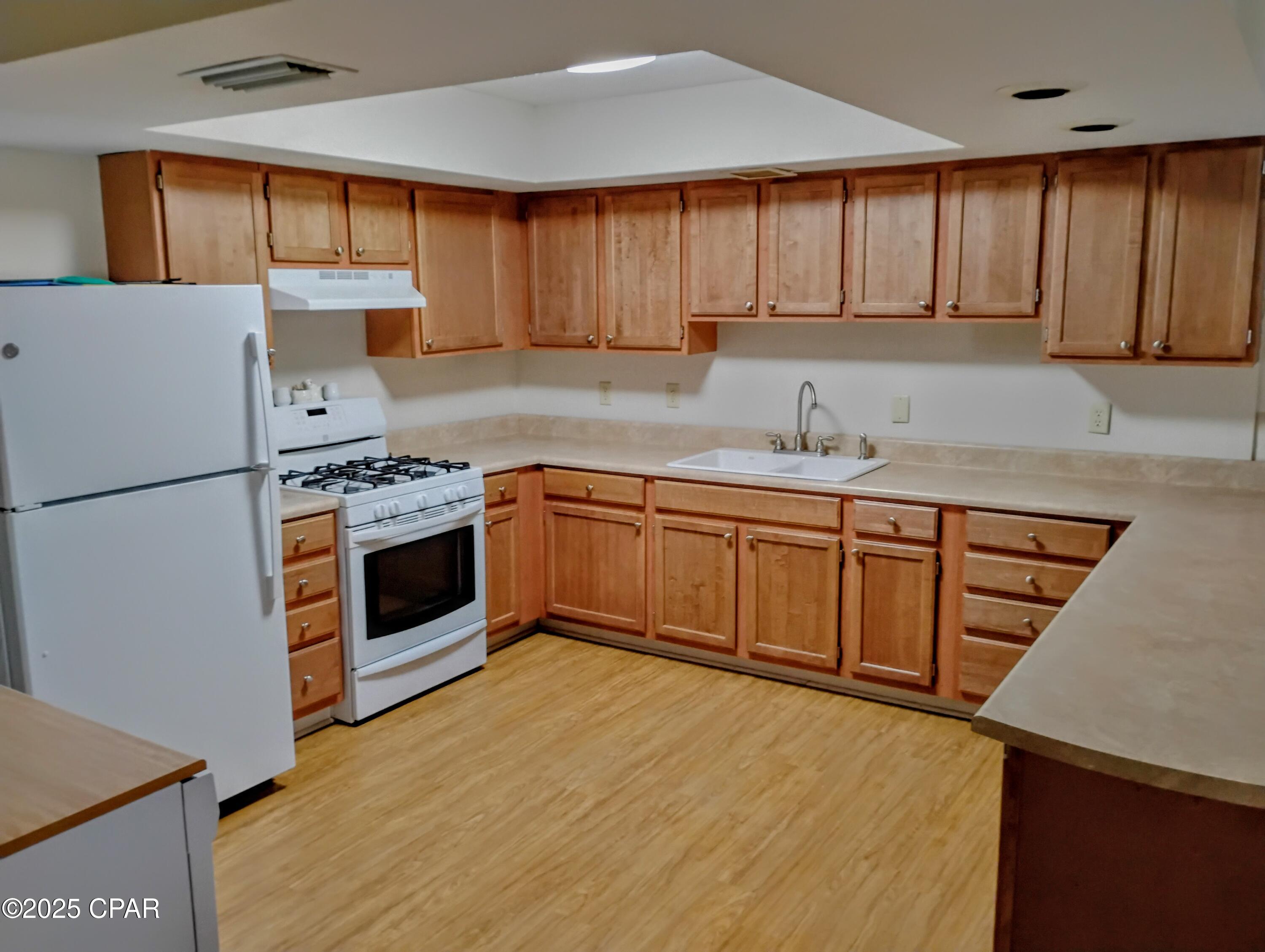 Image 7 For 2056 Sunny Hills Boulevard