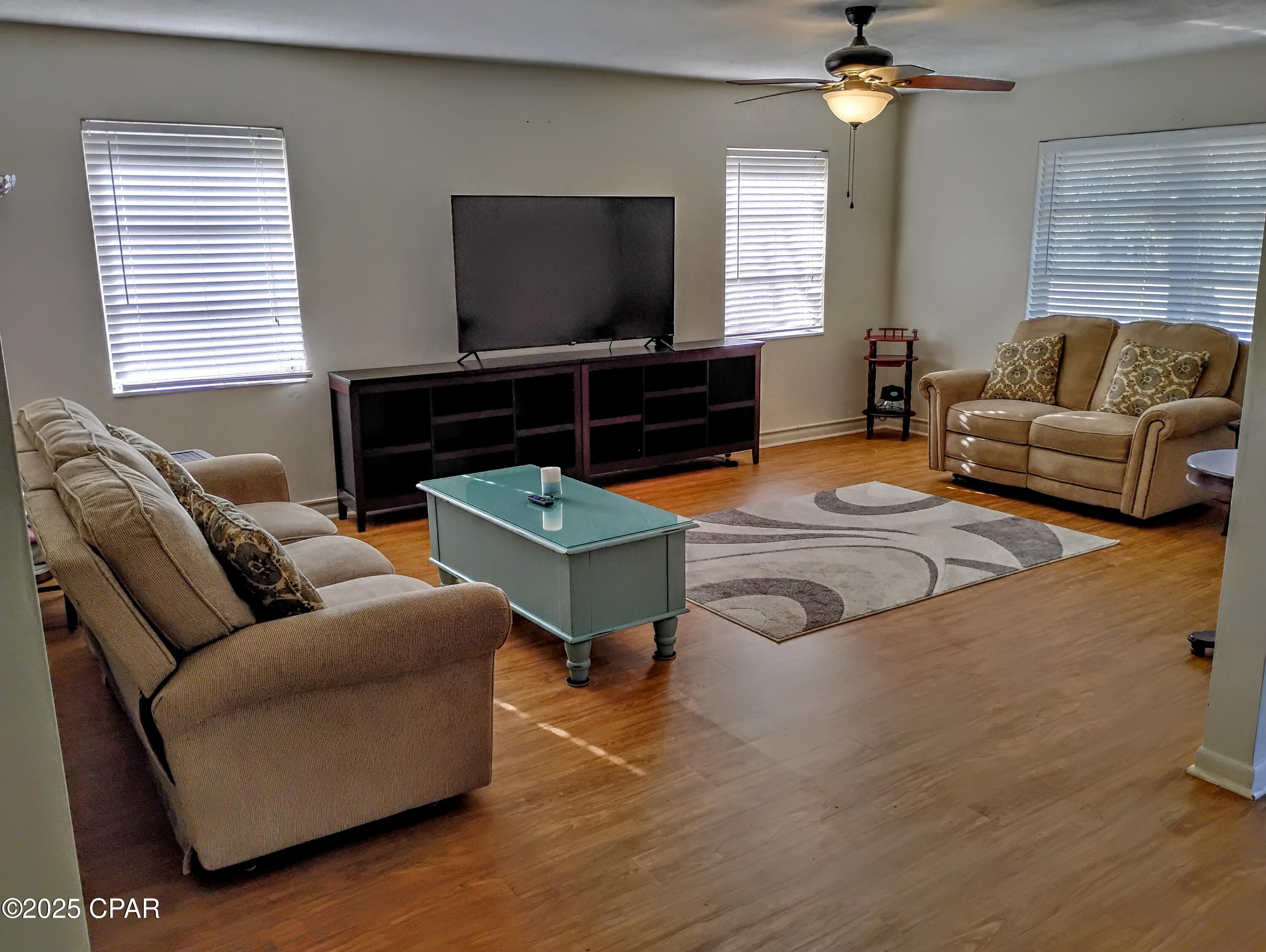 Image 9 For 2056 Sunny Hills Boulevard