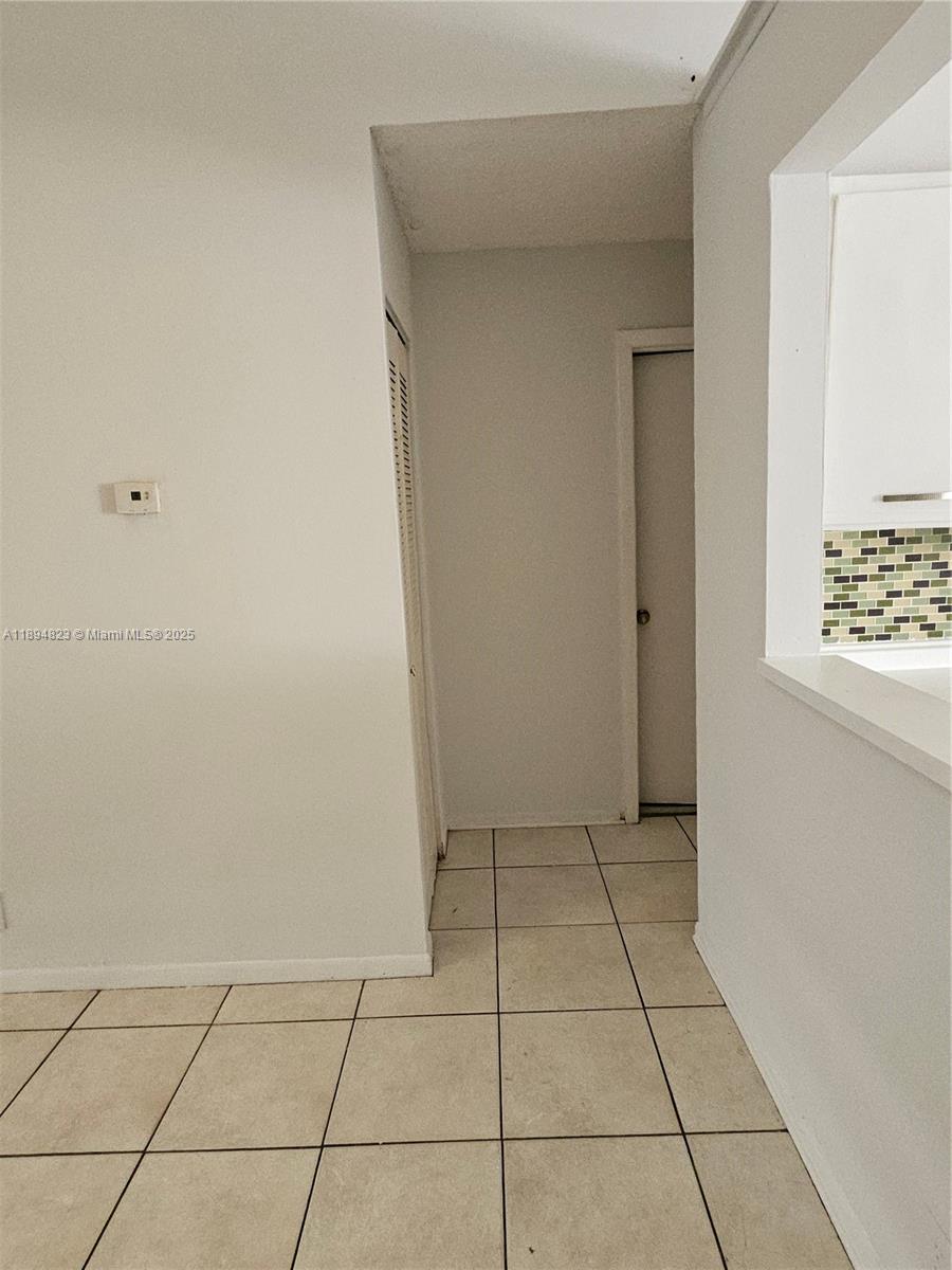 Elegant master bedroom retreat at 2511 56th Ave - Condo in Lauderhill