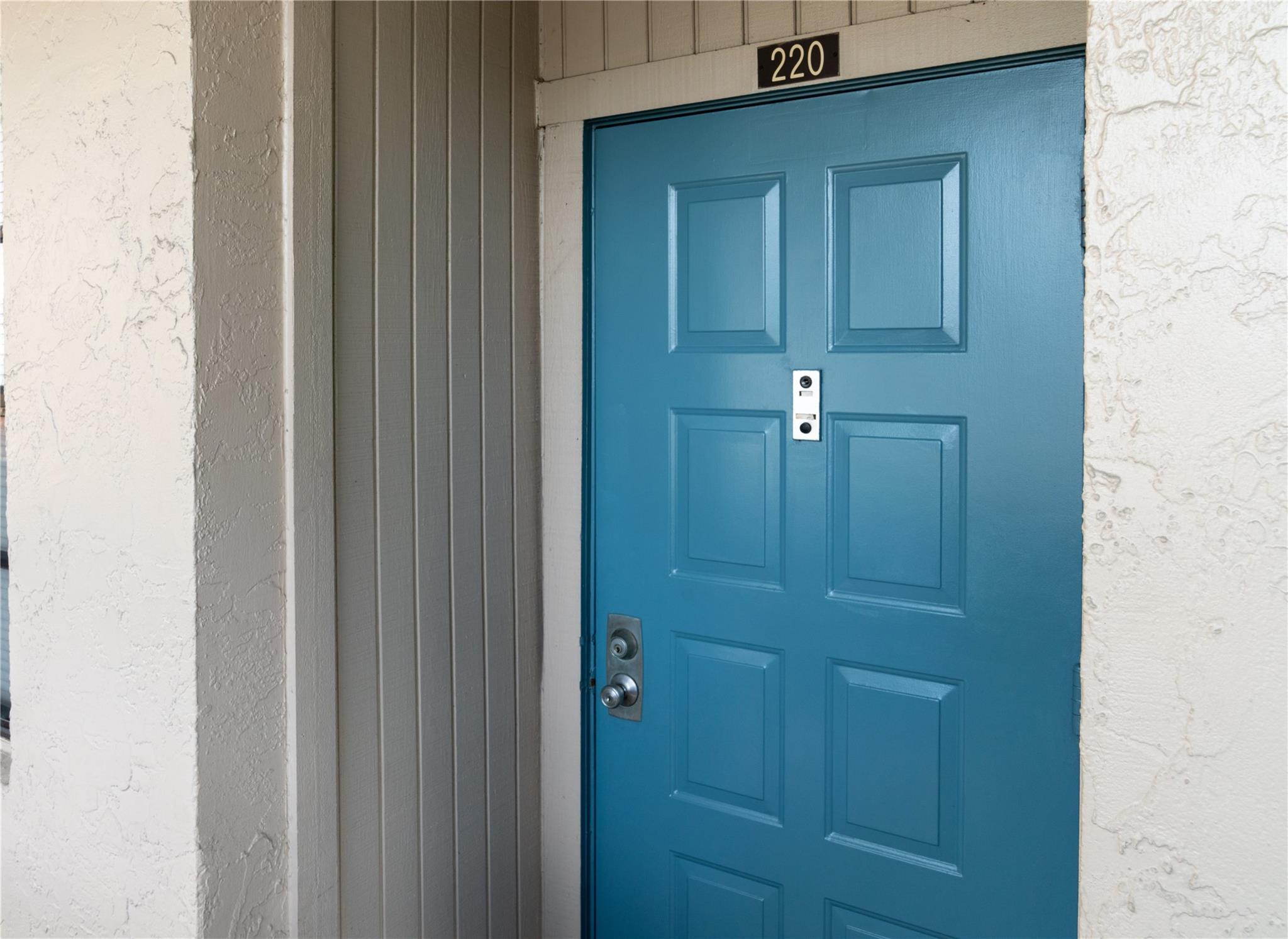 Homes for sale in Pembroke Pines, FL | 1101 Colony Point Cir #220, Pembroke Pines, FL 33026 | MLS# F10531285