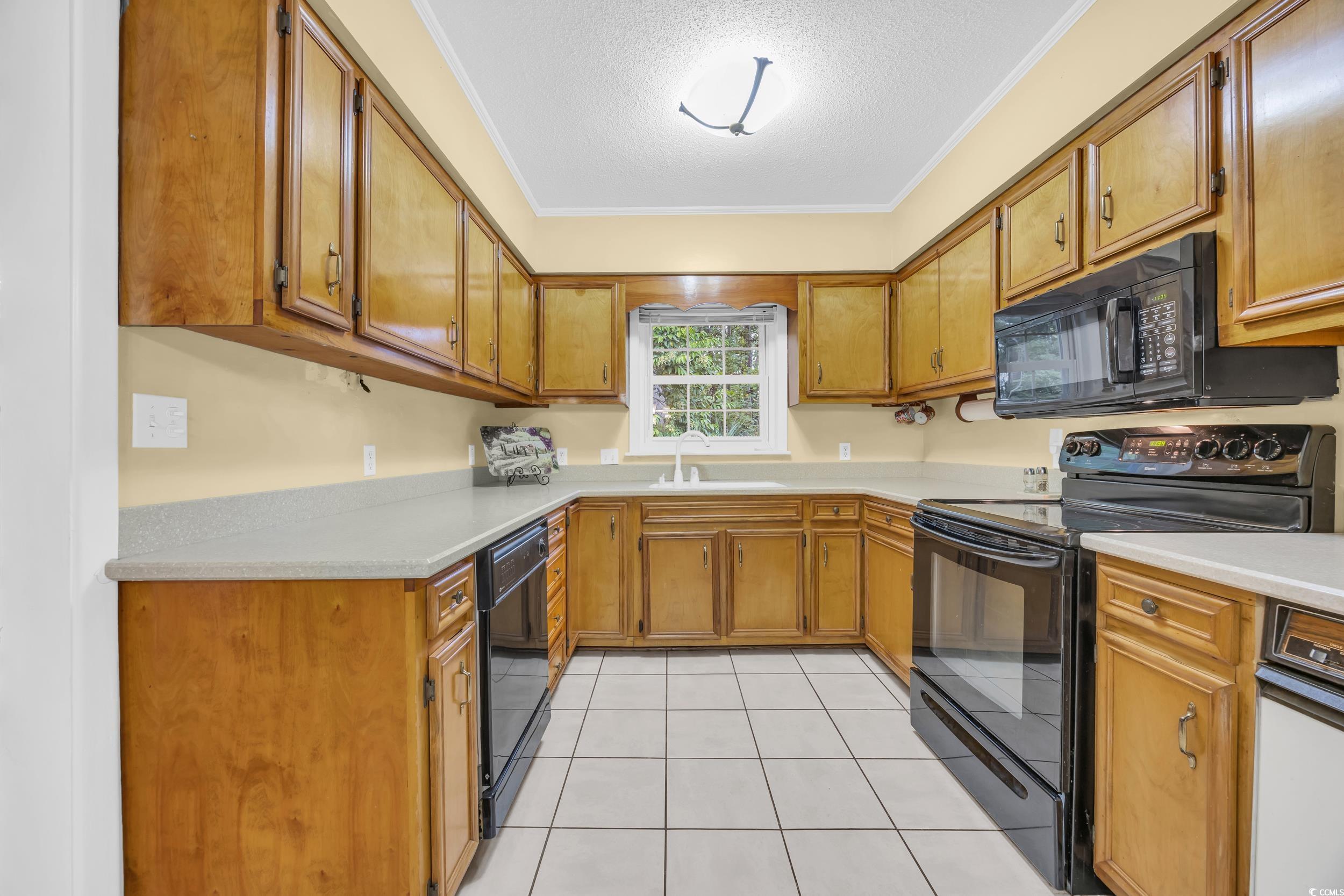 2524873 | Photo 10