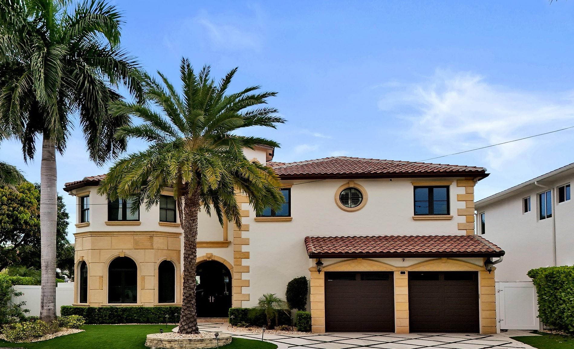 Homes for sale in Lighthouse Point, FL | 4930 Ne 27th Ter, Lighthouse Point, FL 33064 | MLS# F10530560