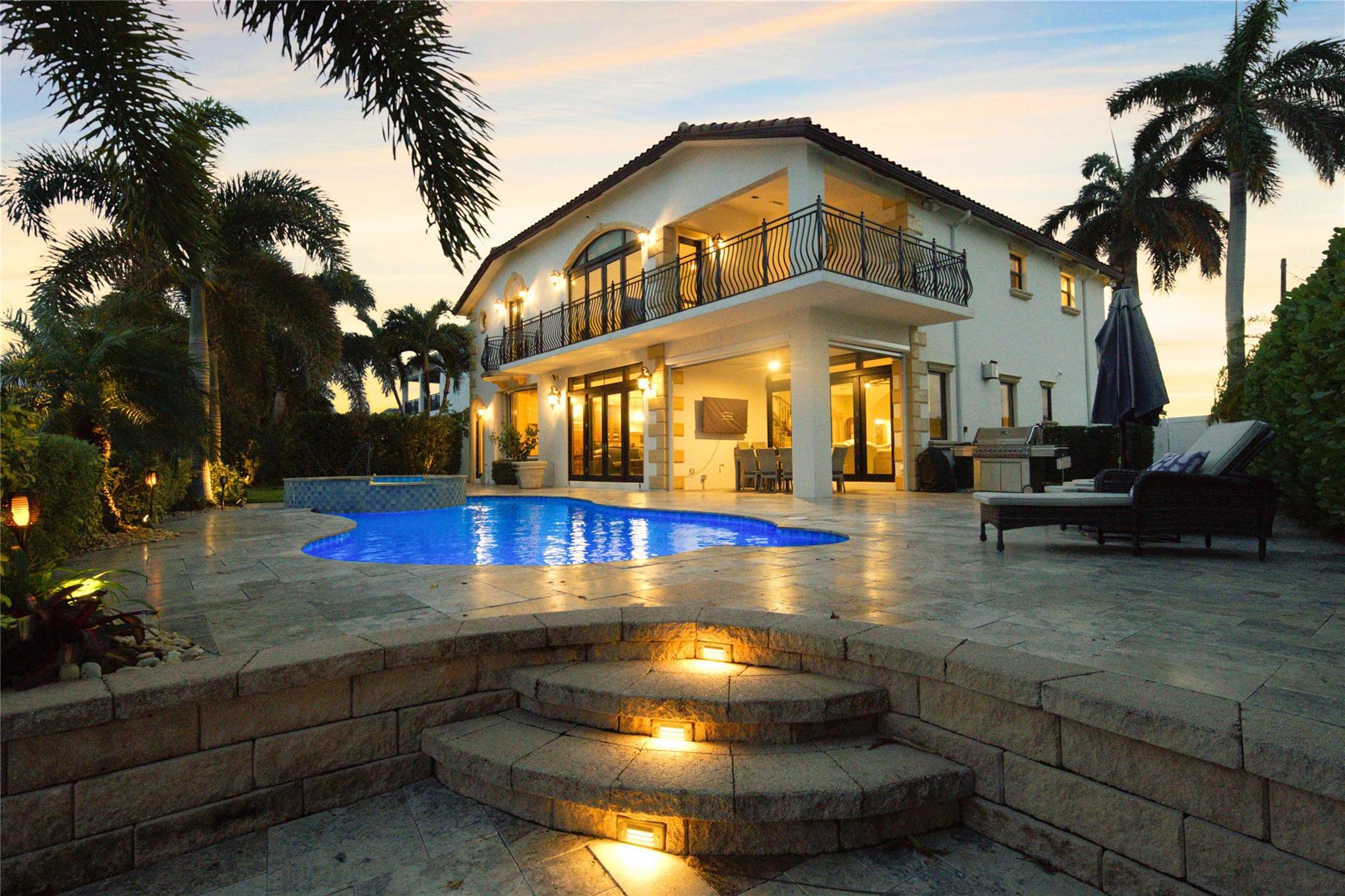 Homes for sale in Lighthouse Point, FL | 4930 Ne 27th Ter, Lighthouse Point, FL 33064 | MLS# F10530560