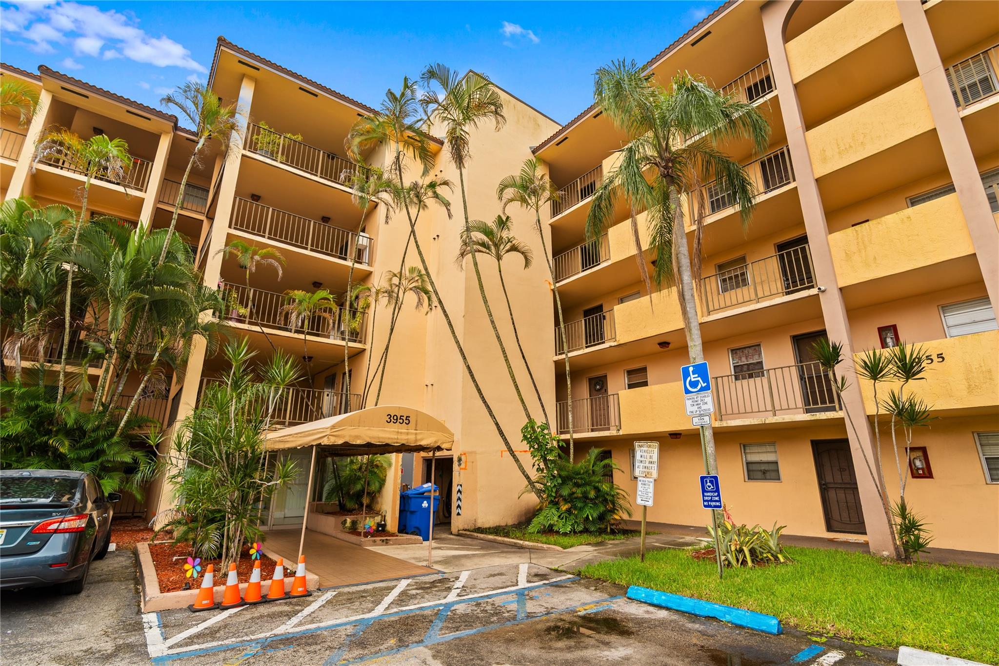 Homes for sale in Sunrise, FL | 3955 N Nob Hill Rd #307, Sunrise, FL 33351 | MLS# F10531414