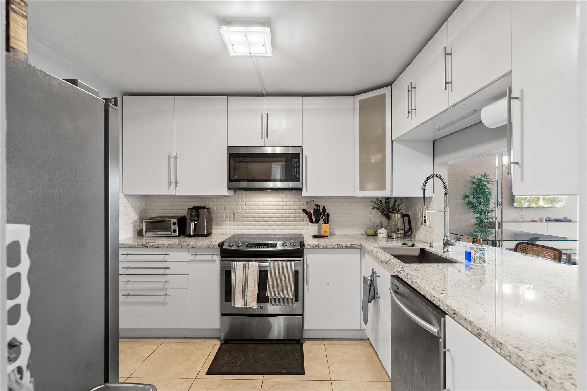 Homes for sale in Sunrise, FL | 3955 N Nob Hill Rd #307, Sunrise, FL 33351 | MLS# F10531414