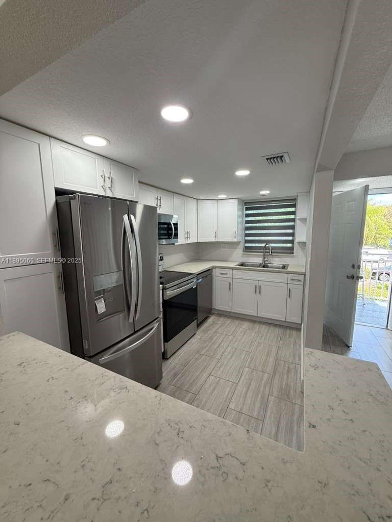 The Beach Club Fontainebl