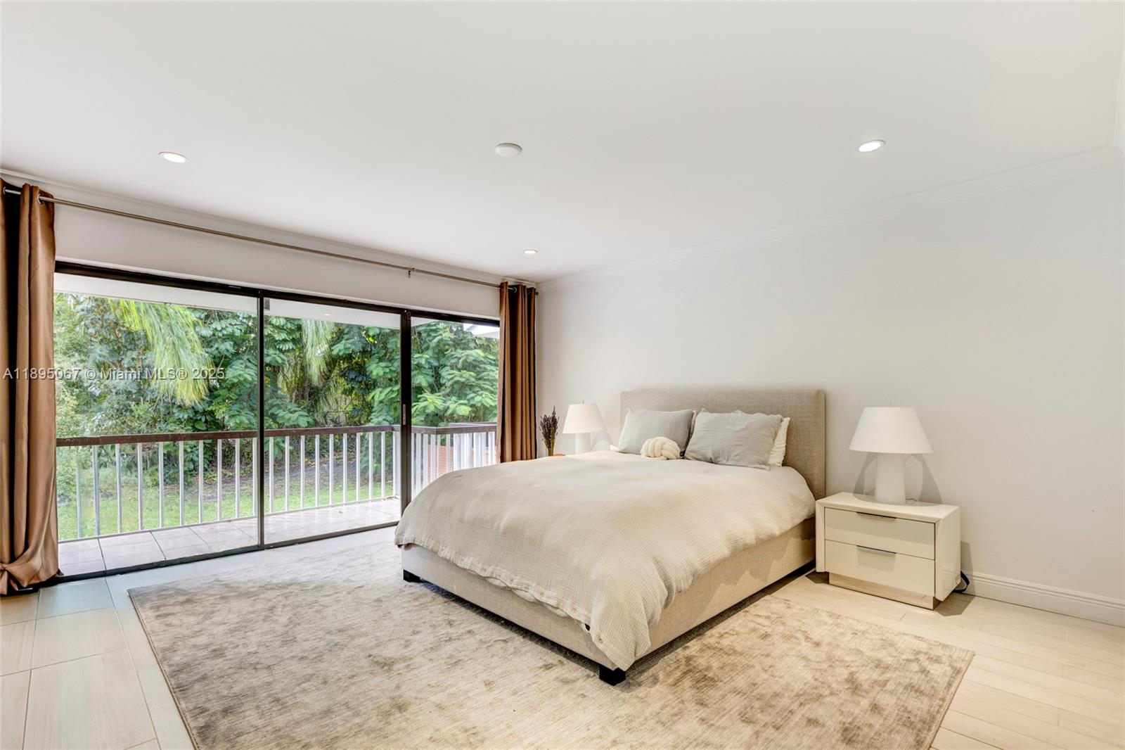 8118 Los Pinos Blvd, Coral Gables FL 33143