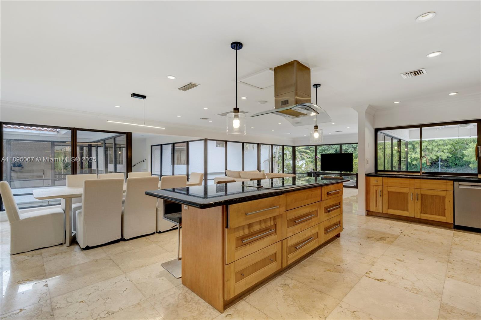 8118 Los Pinos Blvd, Coral Gables FL 33143