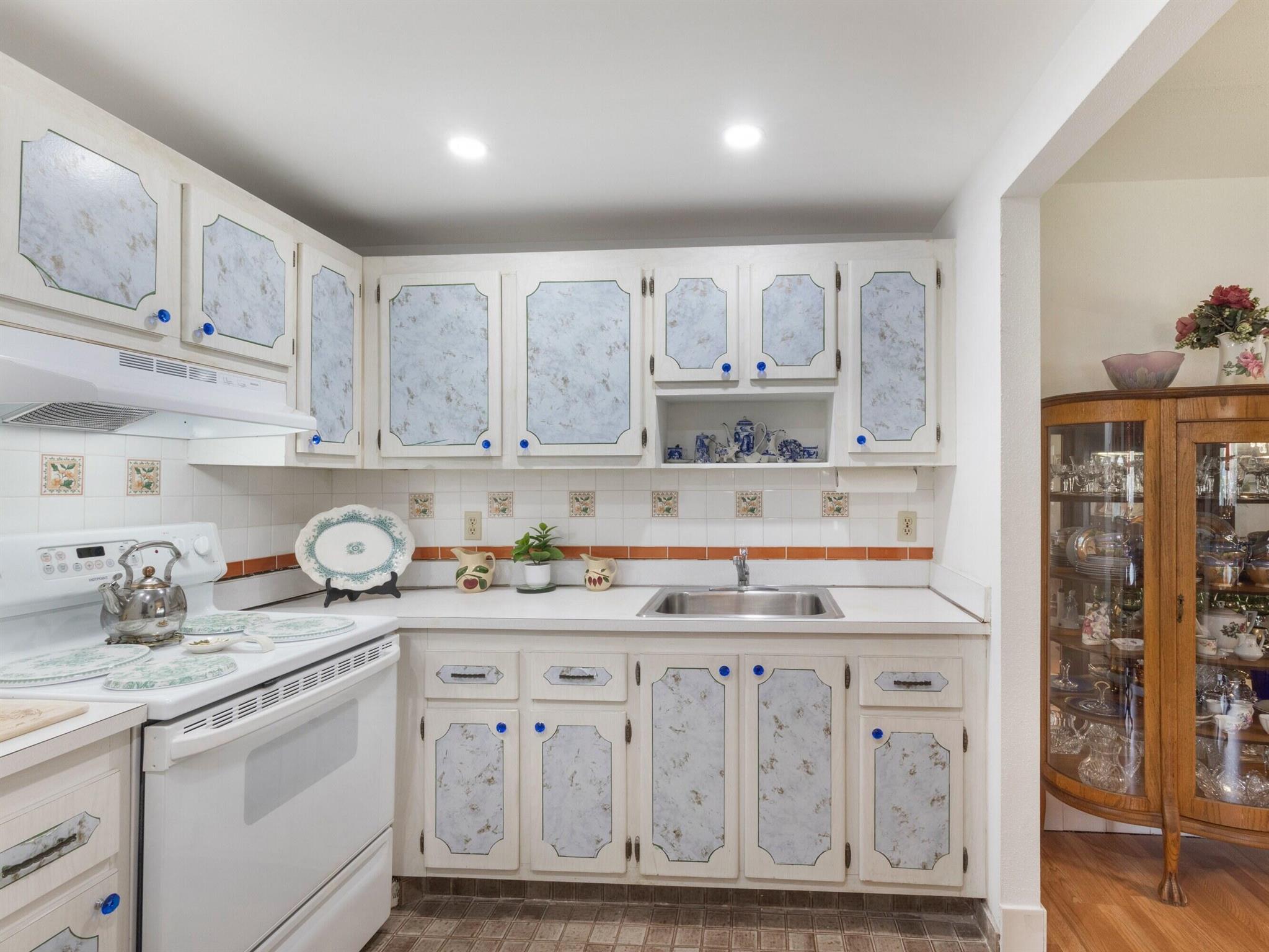 Kings Point Saxony Condos