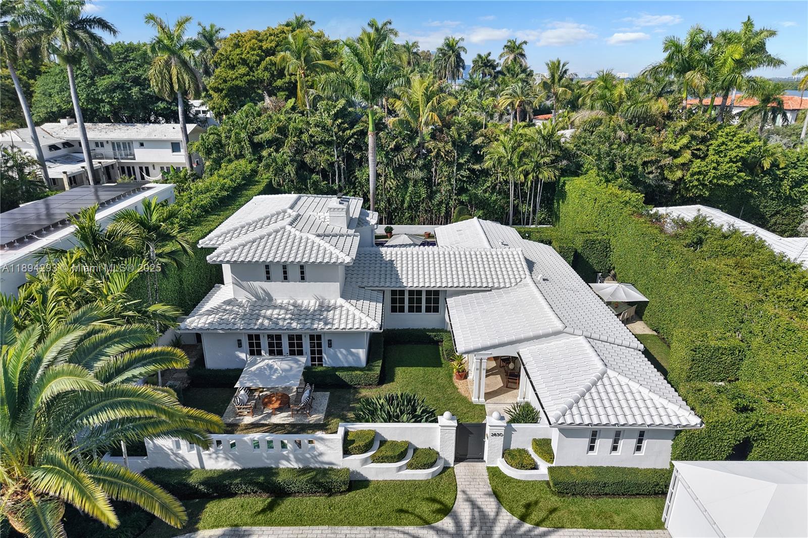 listing main picture