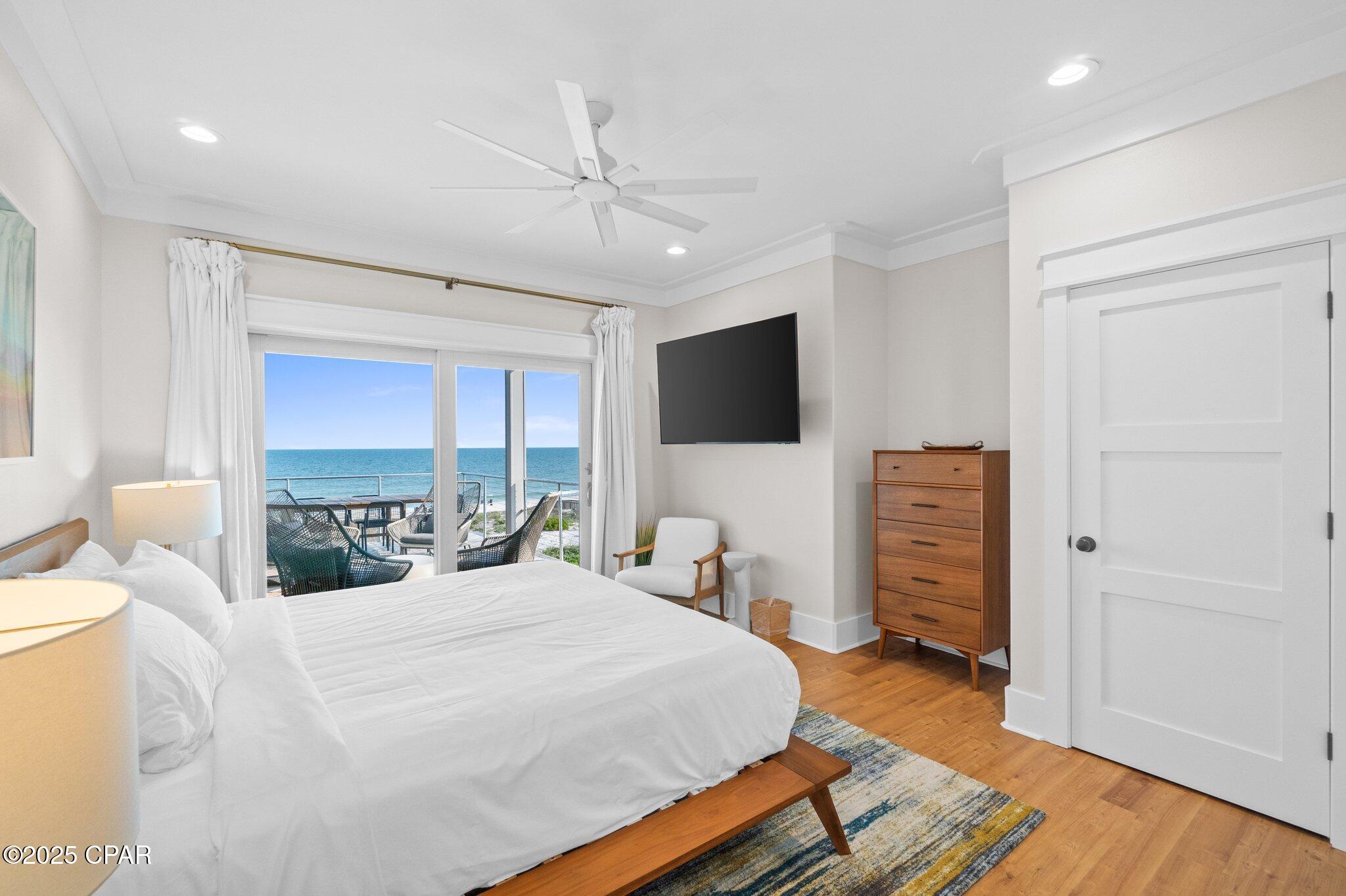 Listing photo id 15 for 1570 Gulf Beach Drive