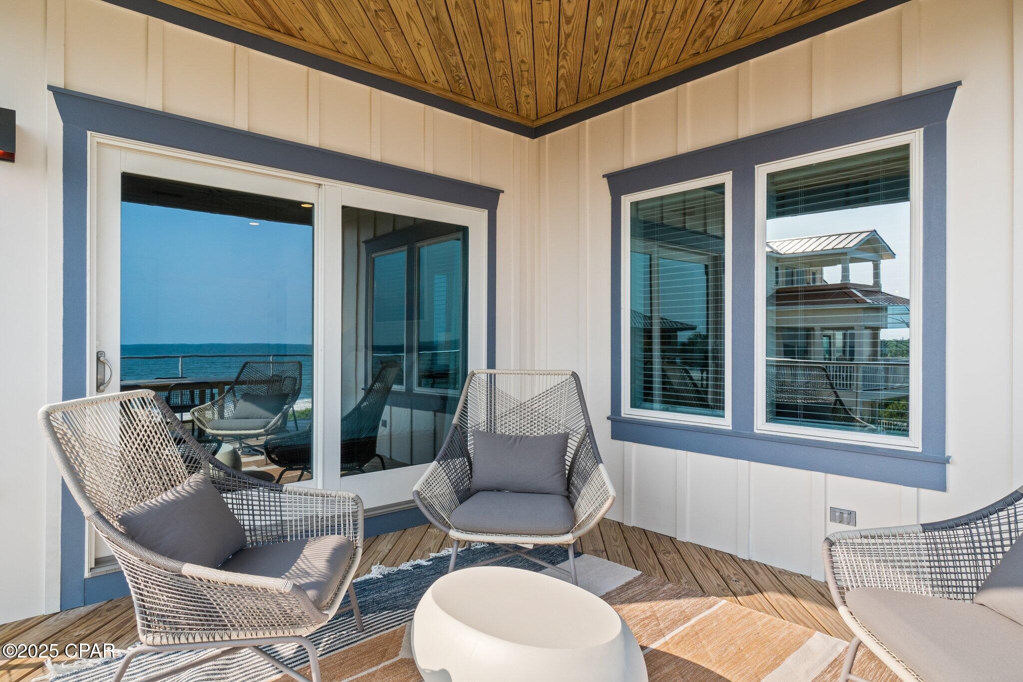 Listing photo id 19 for 1570 Gulf Beach Drive