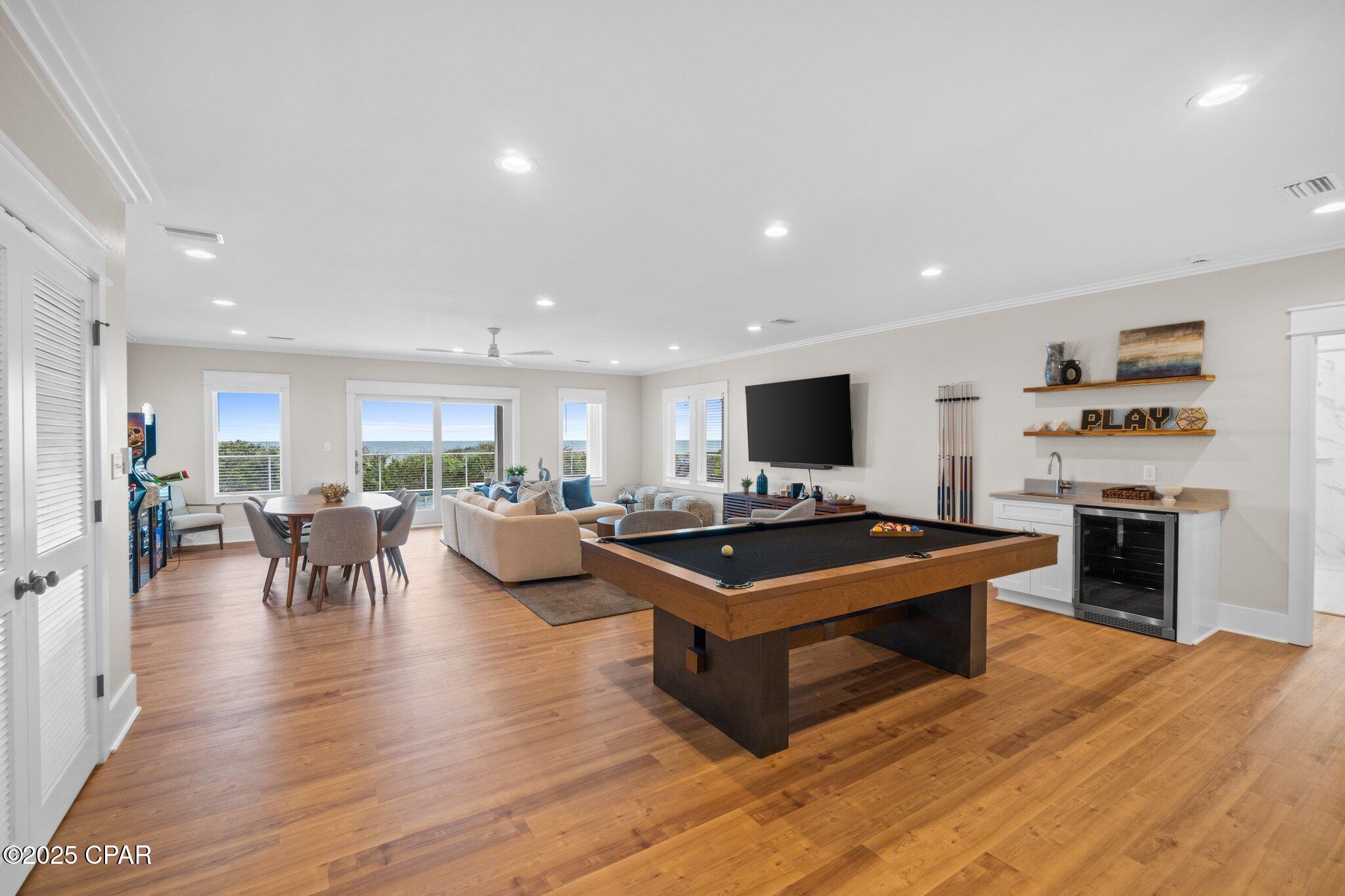 Listing photo id 29 for 1570 Gulf Beach Drive