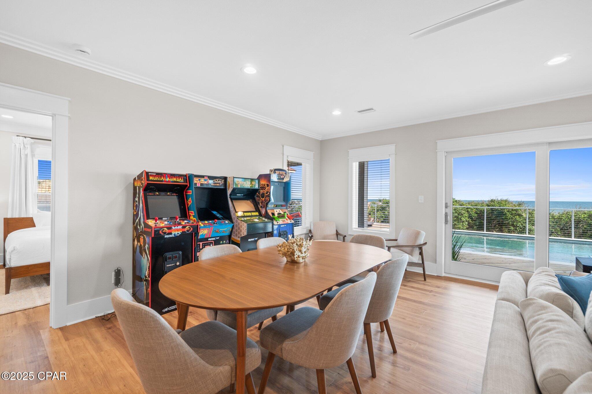Listing photo id 34 for 1570 Gulf Beach Drive