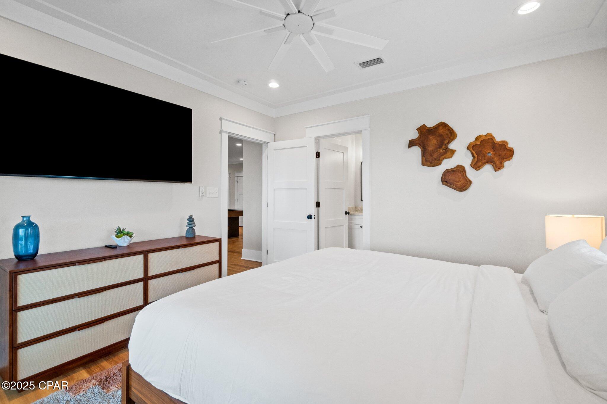Listing photo id 38 for 1570 Gulf Beach Drive