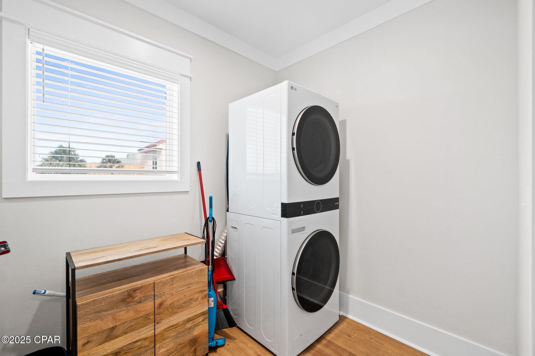 Listing photo id 43 for 1570 Gulf Beach Drive