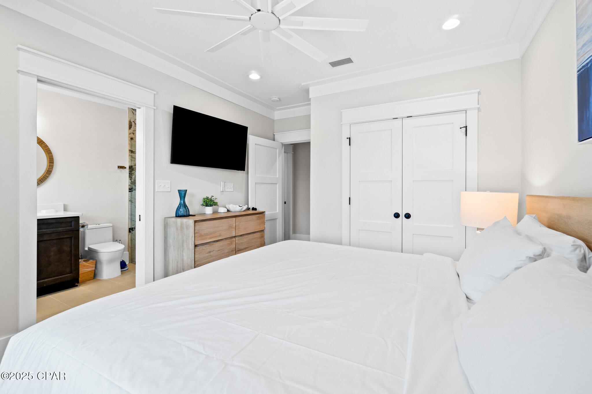 Listing photo id 45 for 1570 Gulf Beach Drive