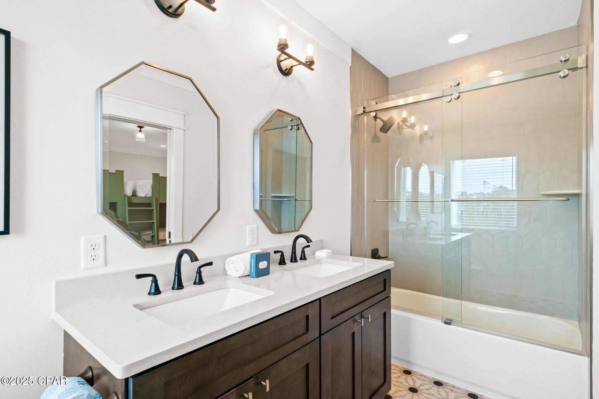 Listing photo id 52 for 1570 Gulf Beach Drive