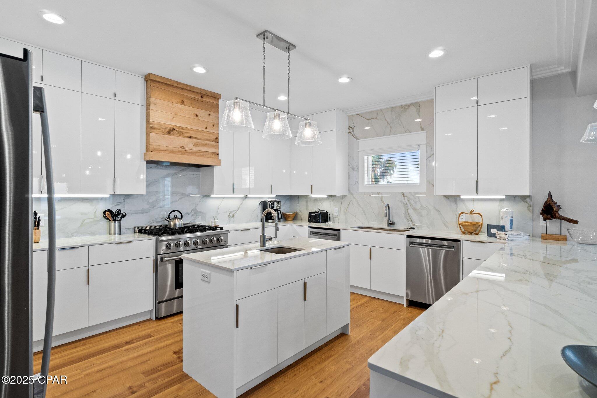 Listing photo id 6 for 1570 Gulf Beach Drive