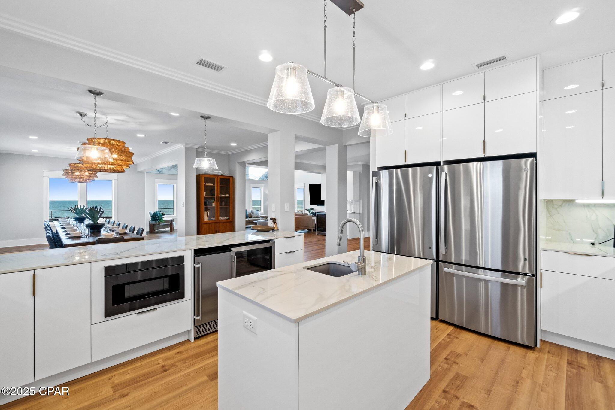 Listing photo id 7 for 1570 Gulf Beach Drive