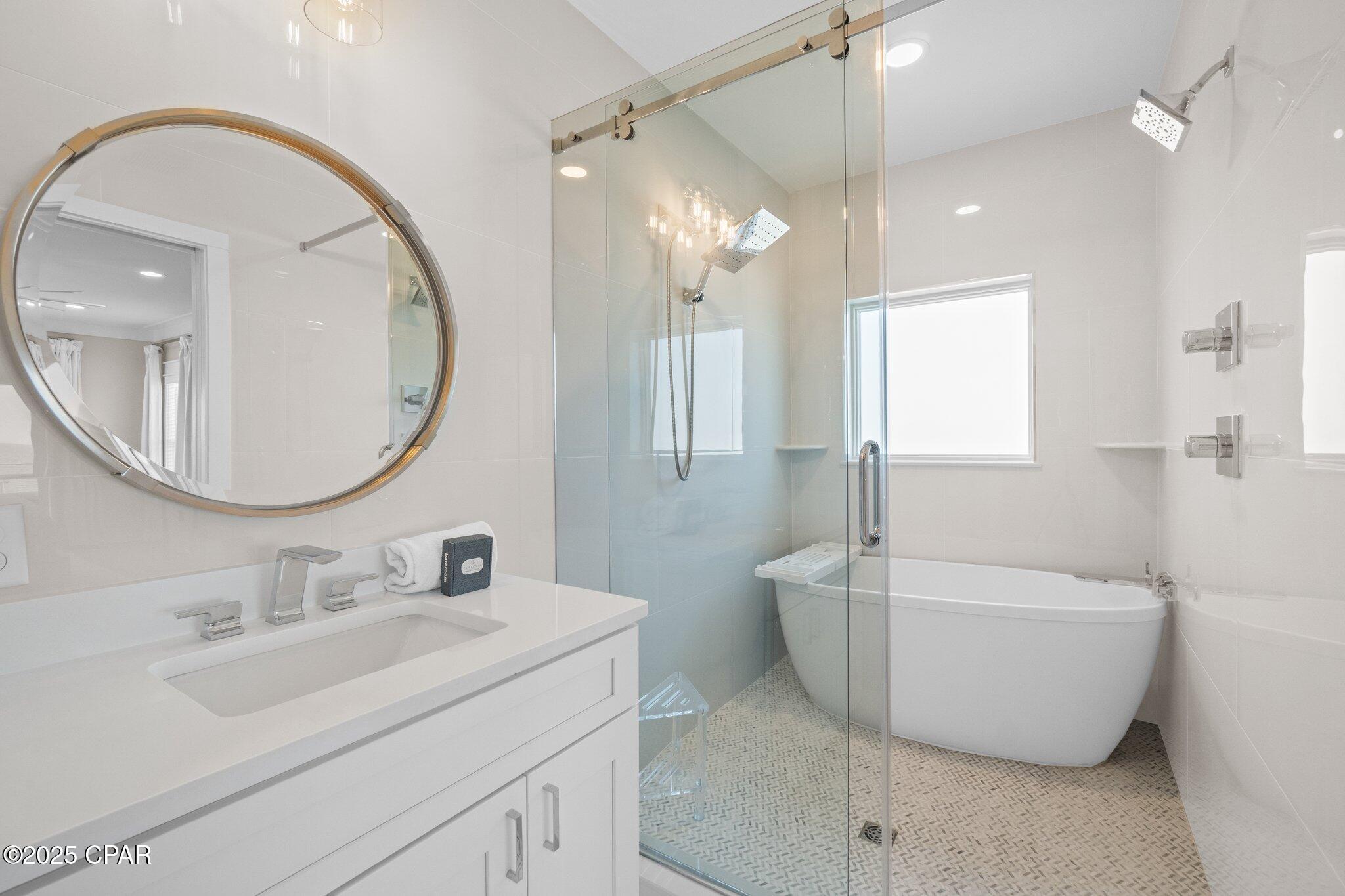 Listing photo id 72 for 1570 Gulf Beach Drive