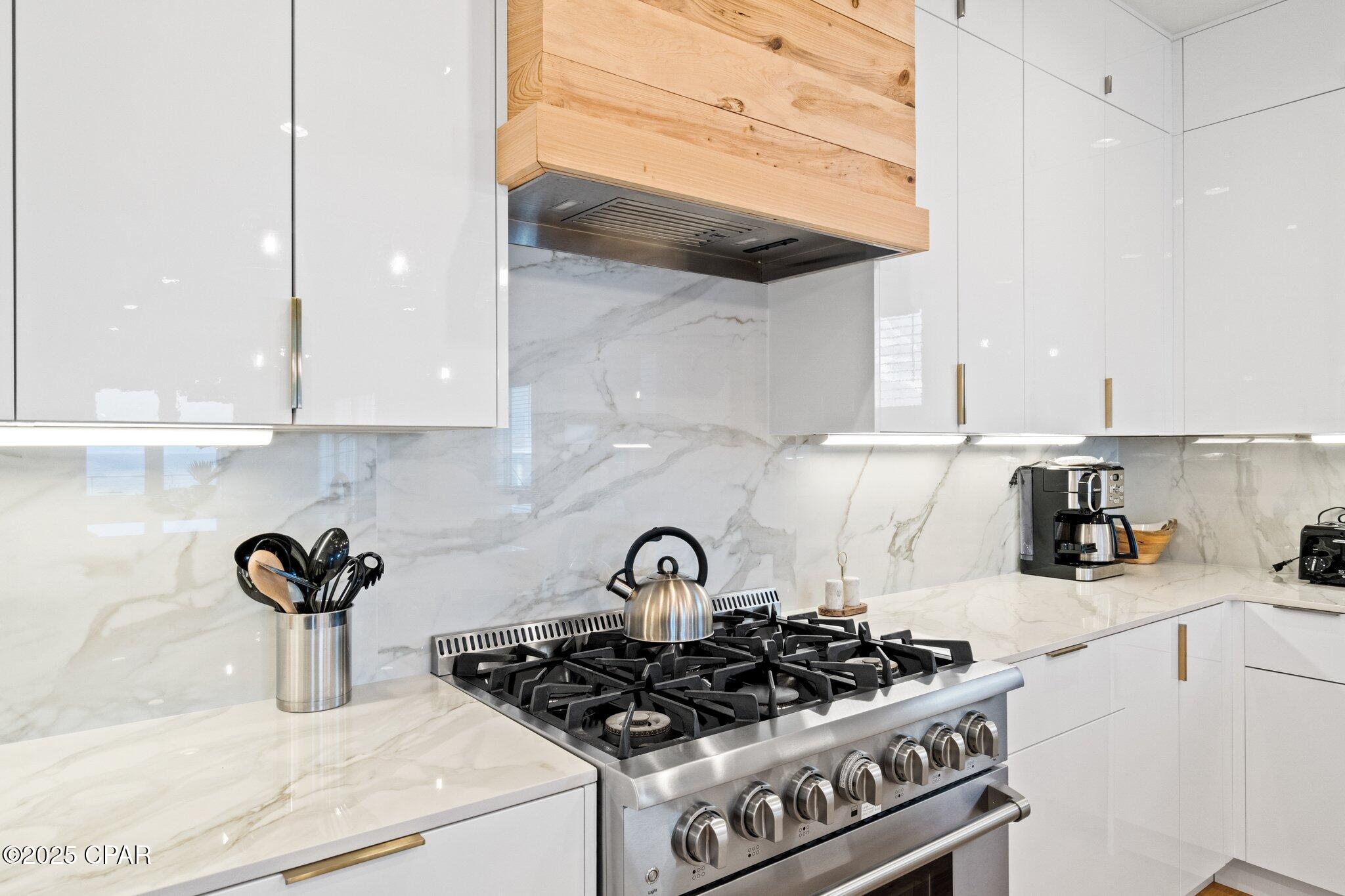 Listing photo id 8 for 1570 Gulf Beach Drive