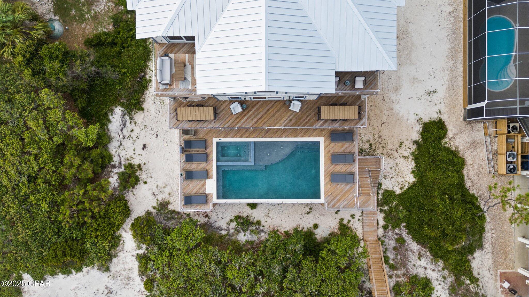 Listing photo id 94 for 1570 Gulf Beach Drive