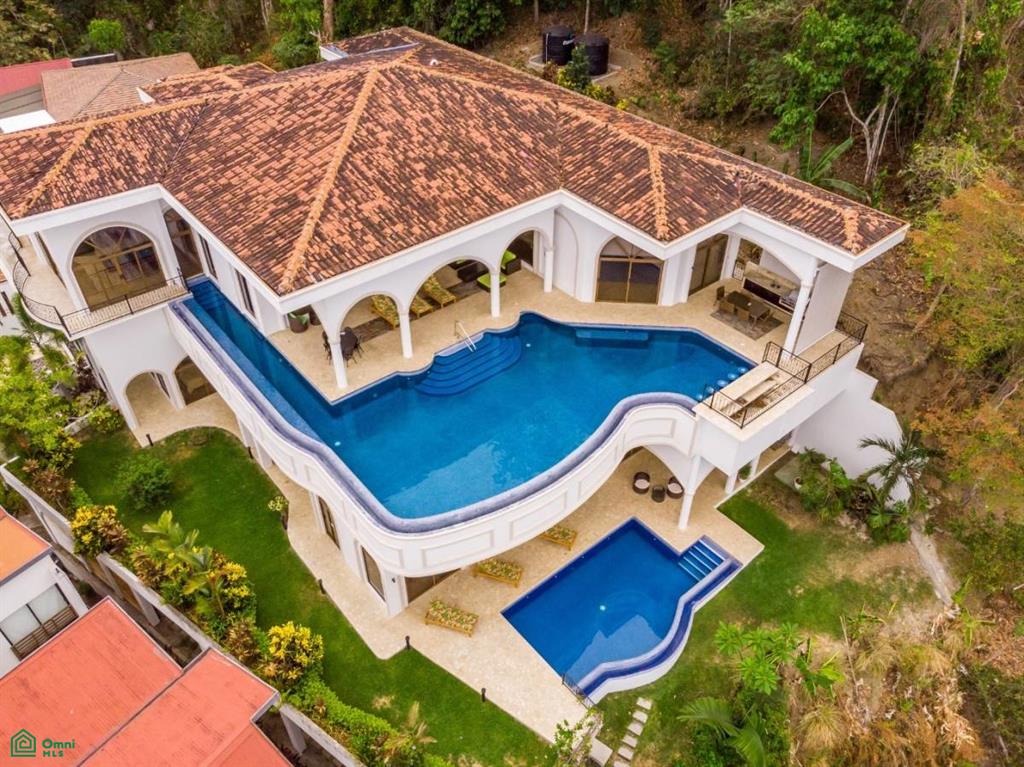 7 bed Single Family Homes For Sale in Garabito, Puntarenas - 1