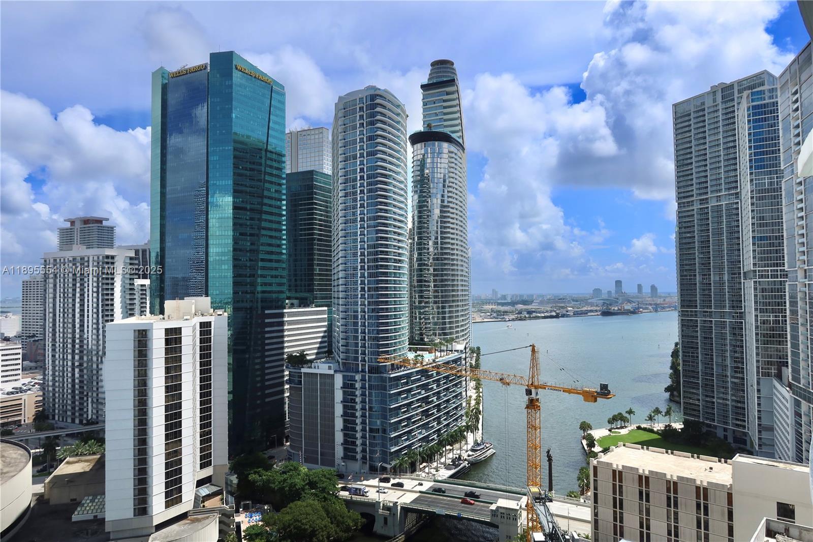 Brickell On The River S T