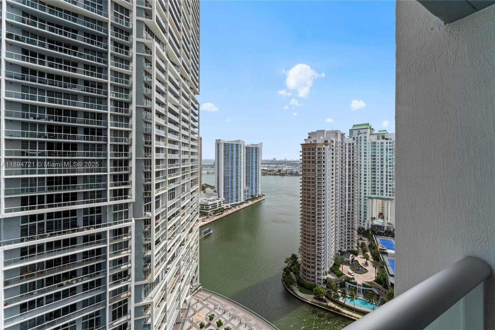 Condo for Sale in Miami, FL