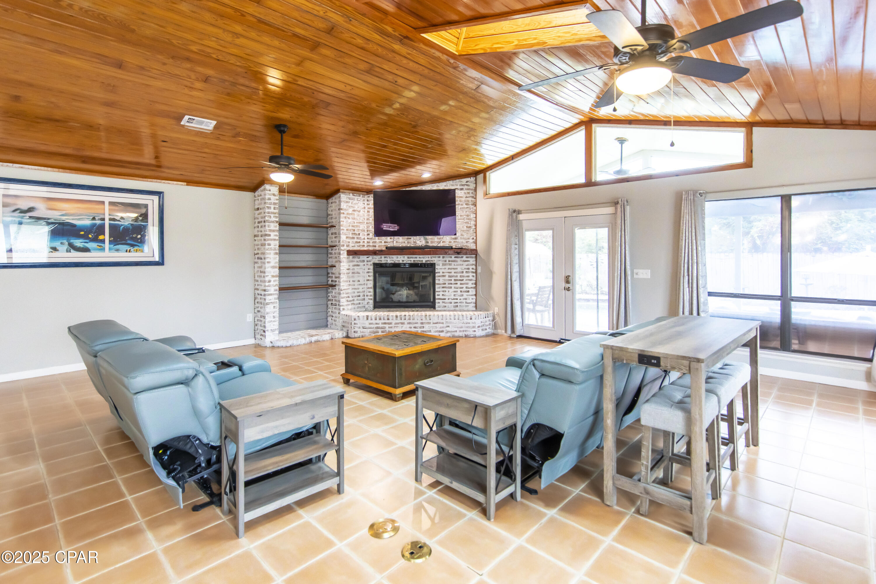 Image 12 For 215 Moonlight Bay Drive