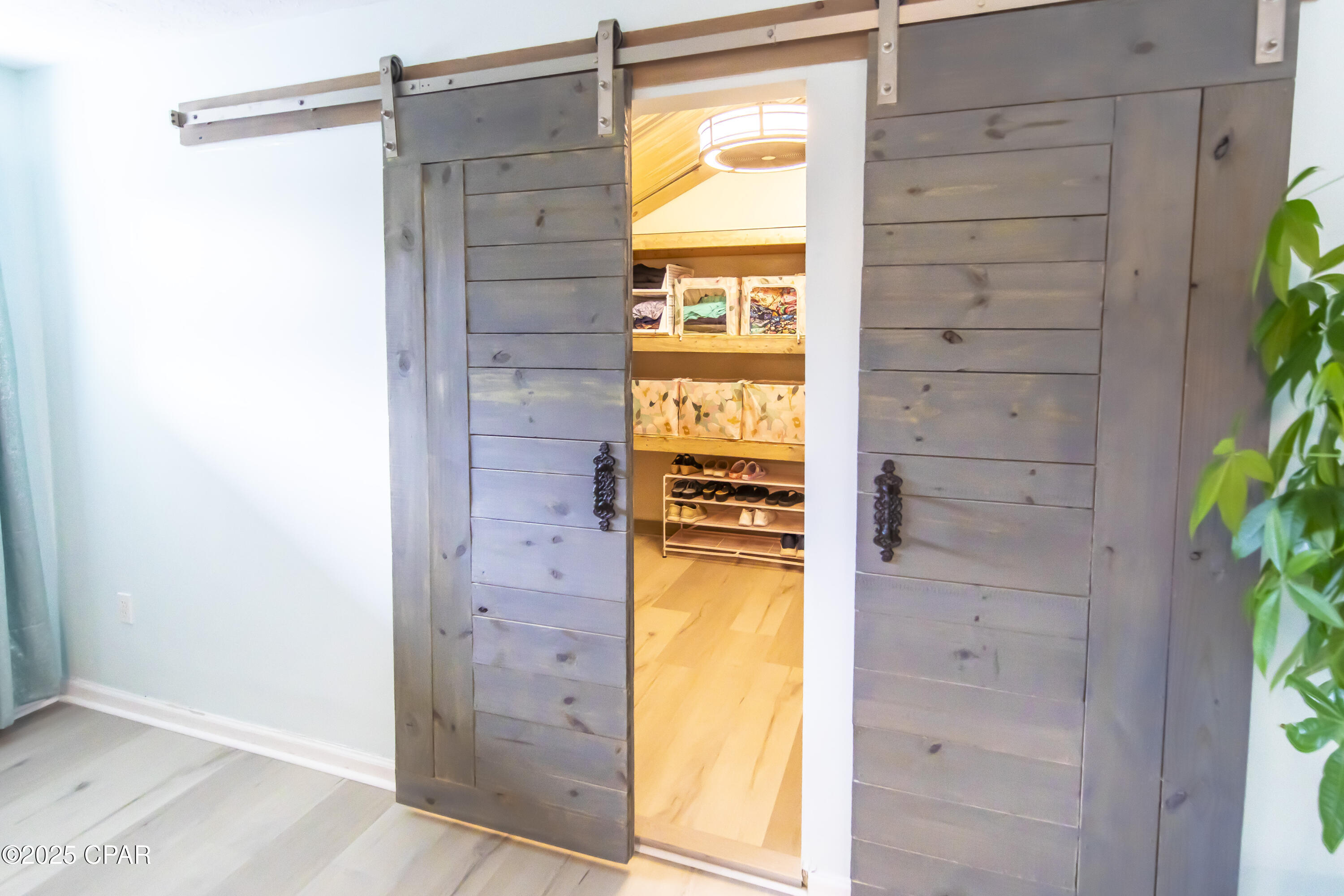 Image 18 For 215 Moonlight Bay Drive