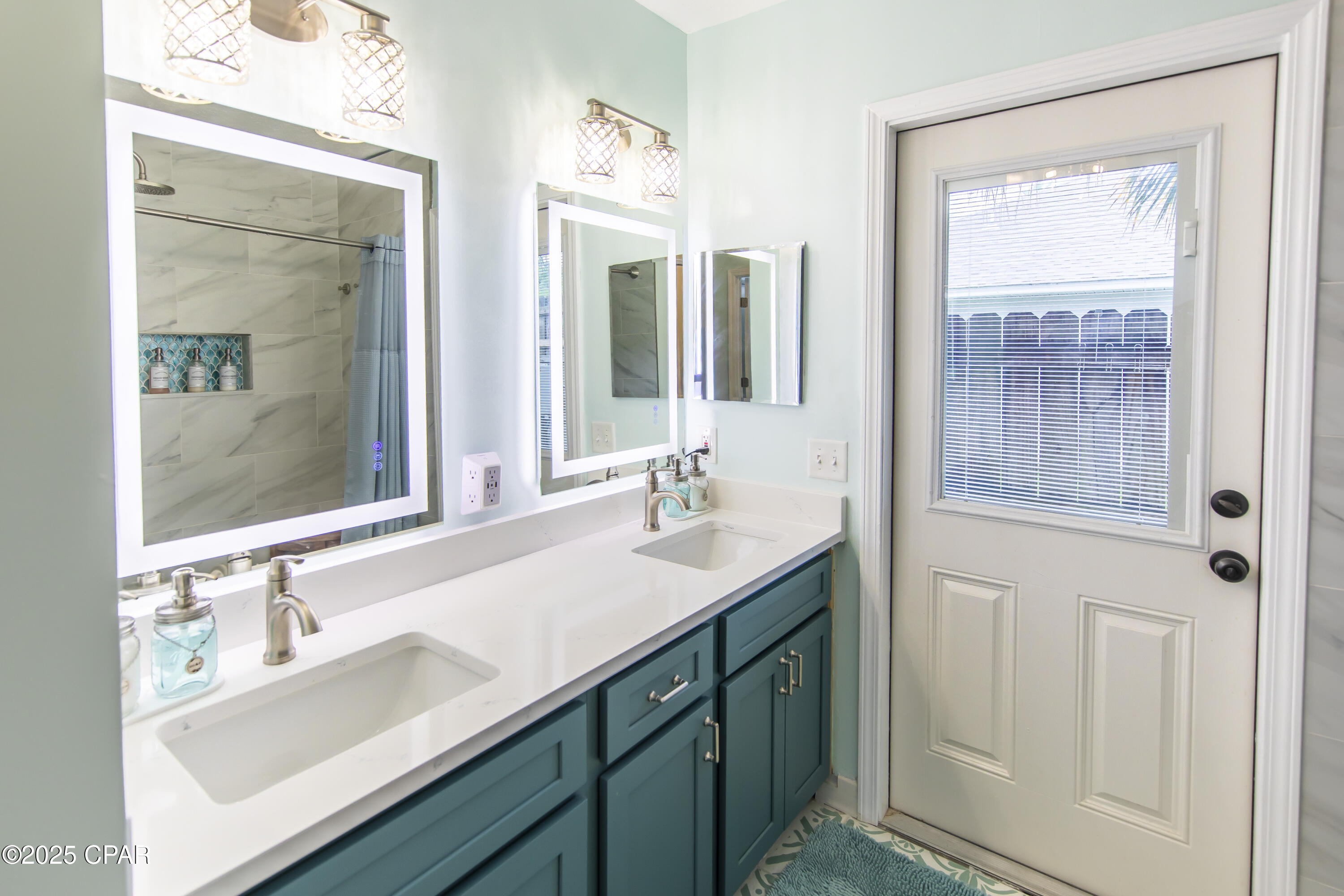 Image 20 For 215 Moonlight Bay Drive