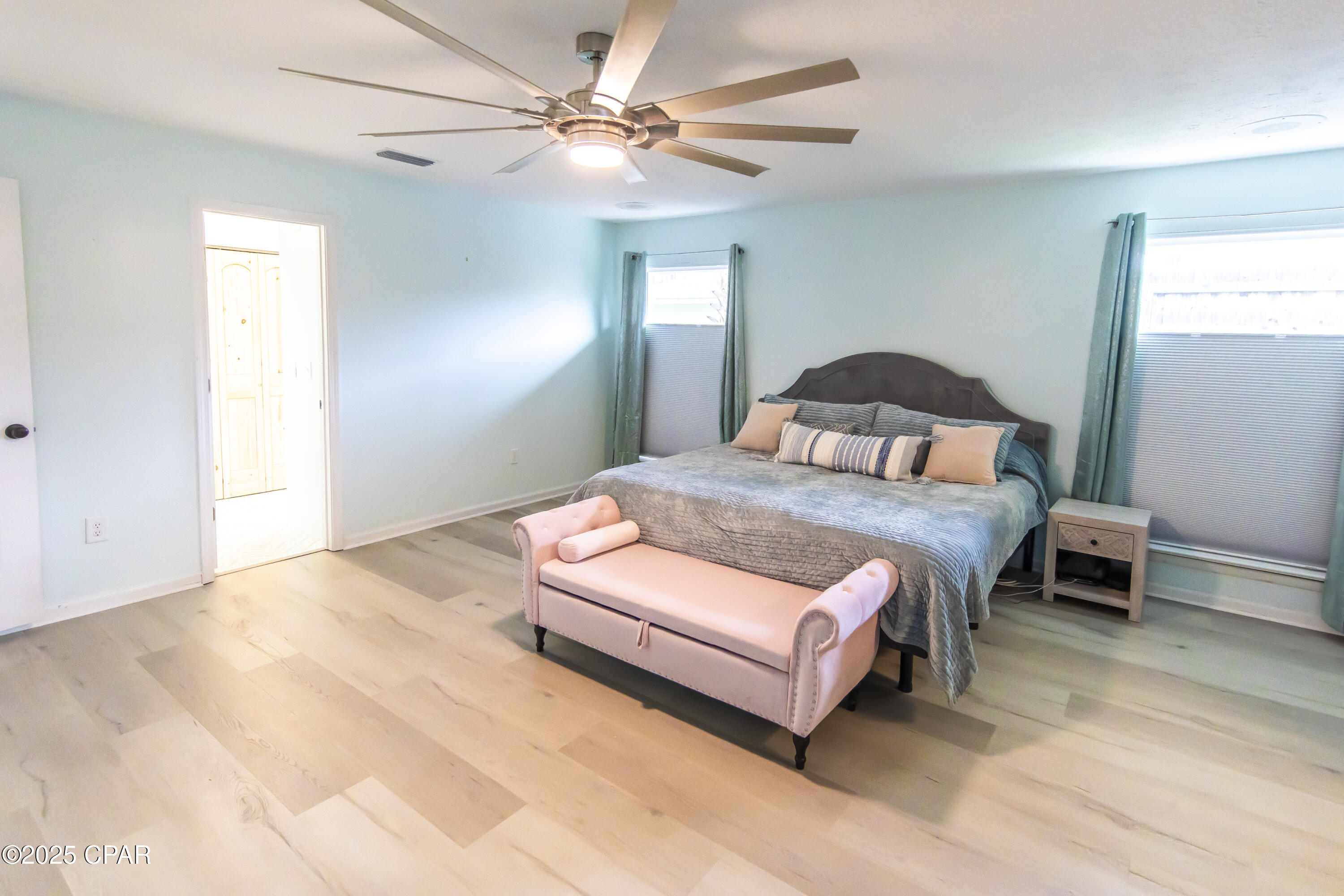 Image 21 For 215 Moonlight Bay Drive