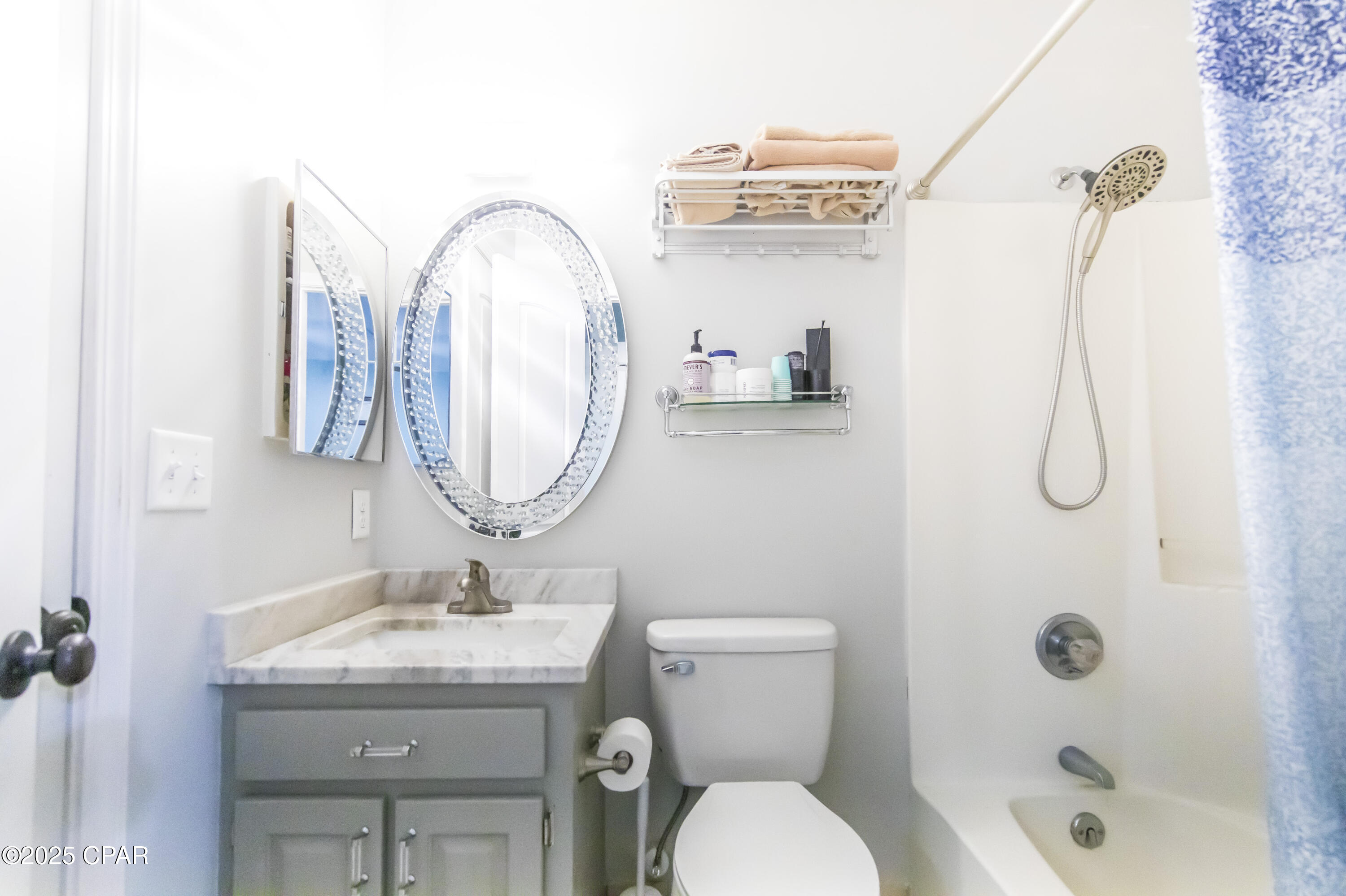 Image 32 For 215 Moonlight Bay Drive