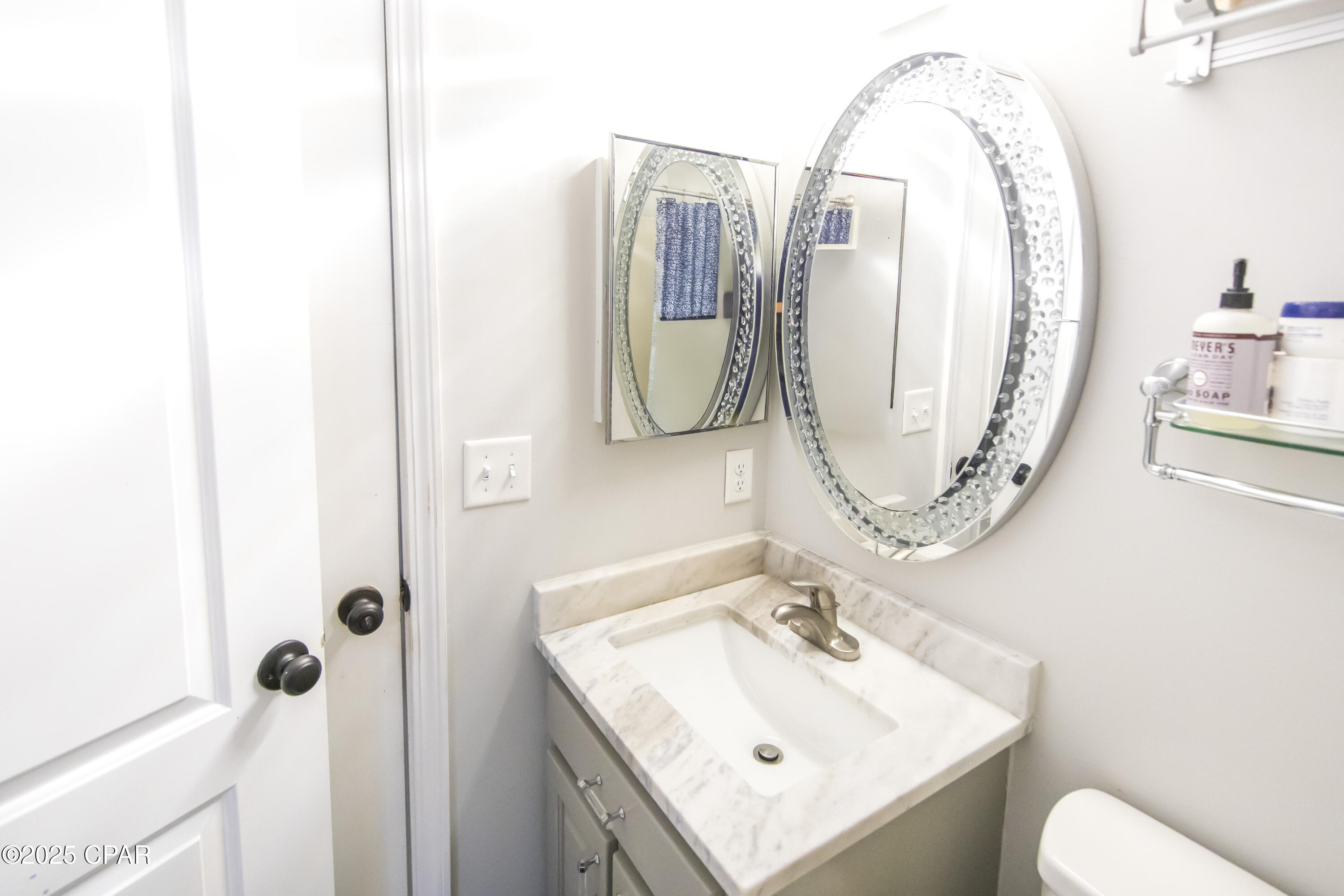 Image 33 For 215 Moonlight Bay Drive