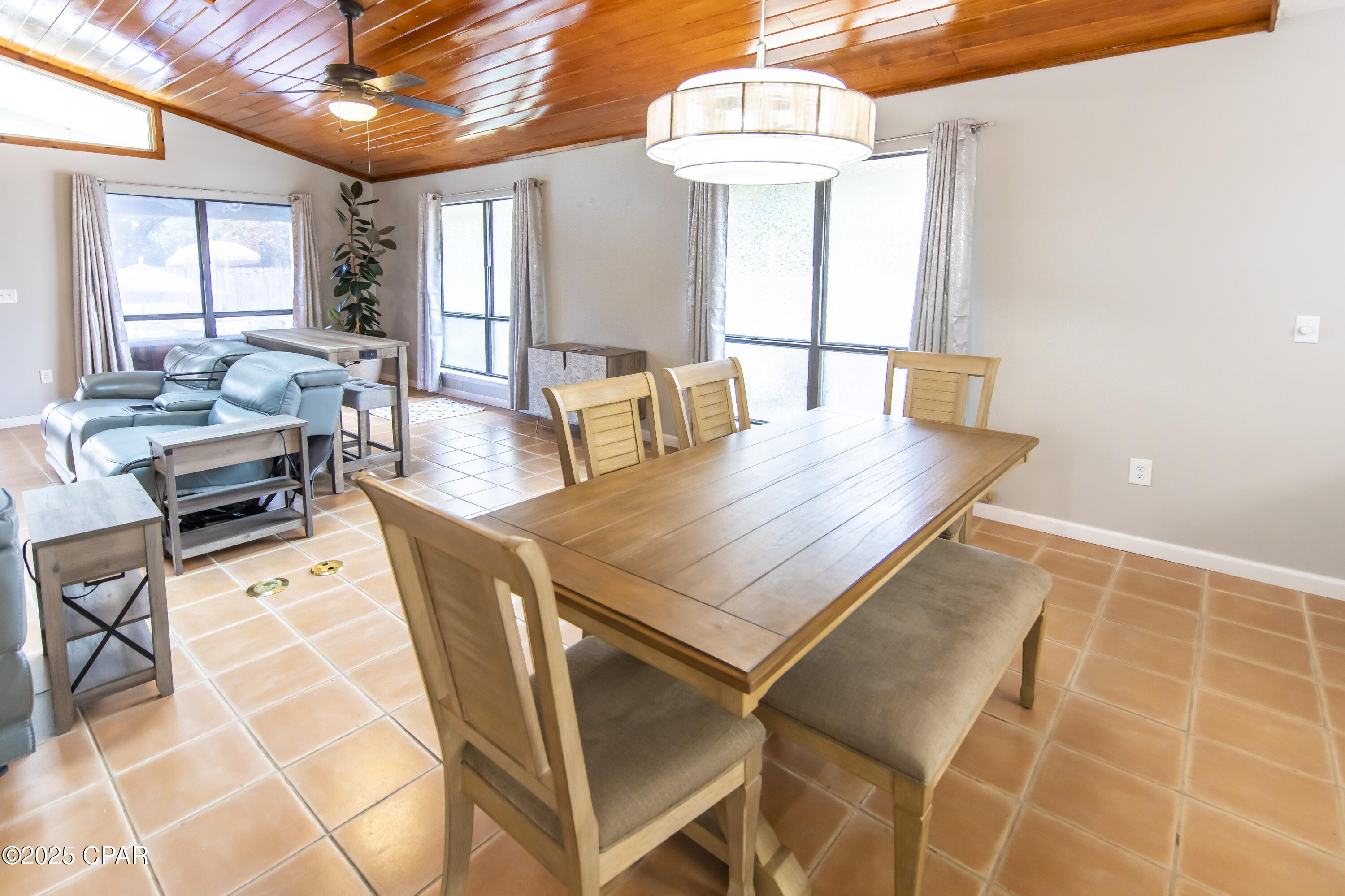 Image 8 For 215 Moonlight Bay Drive