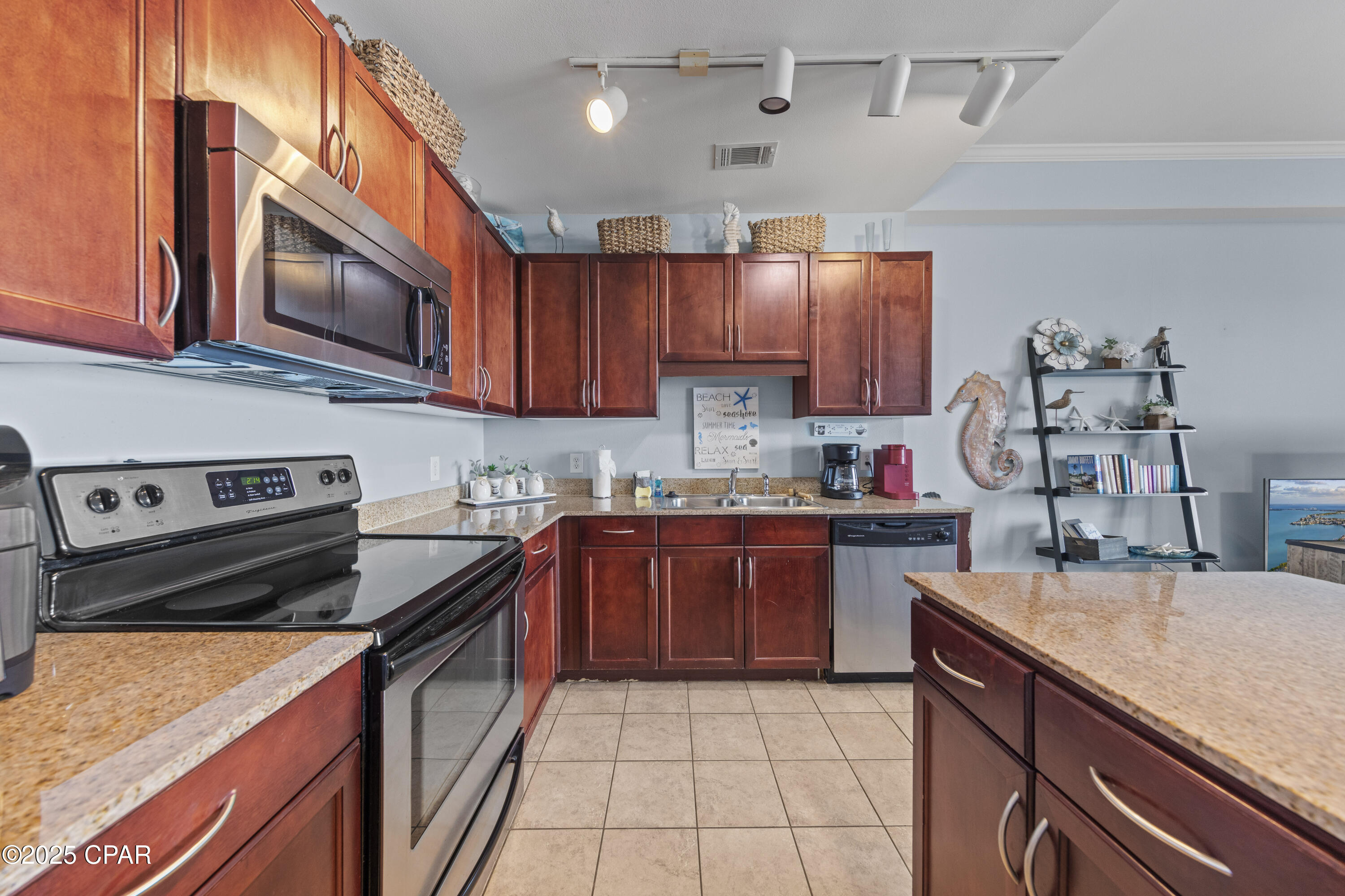 Image 18 For 9860 Thomas Drive 2116