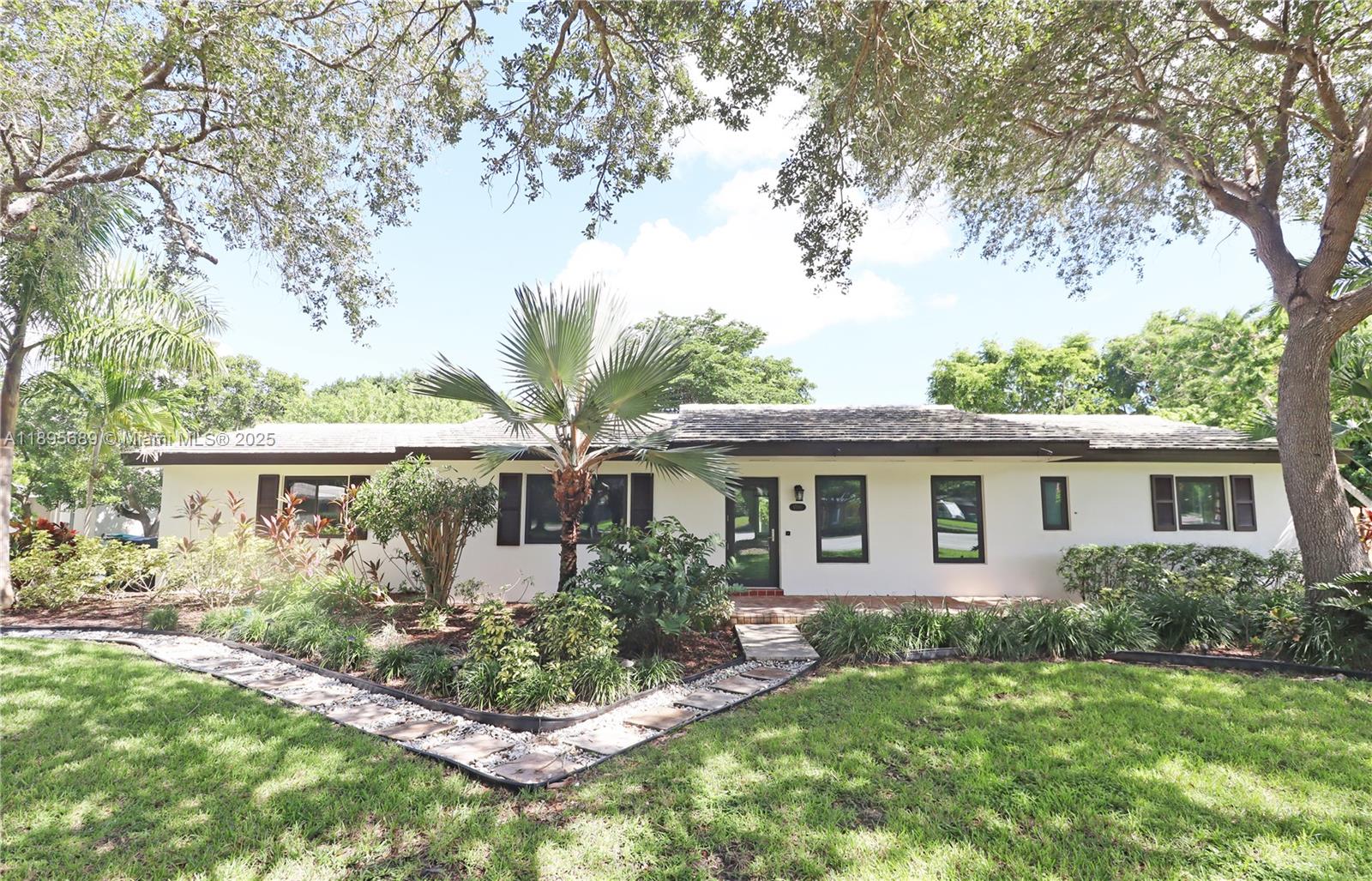 Homes for sale in Palmetto Bay, FL | 17191 Sw 85th Ave, Palmetto Bay, FL 33157 | MLS# A11895689