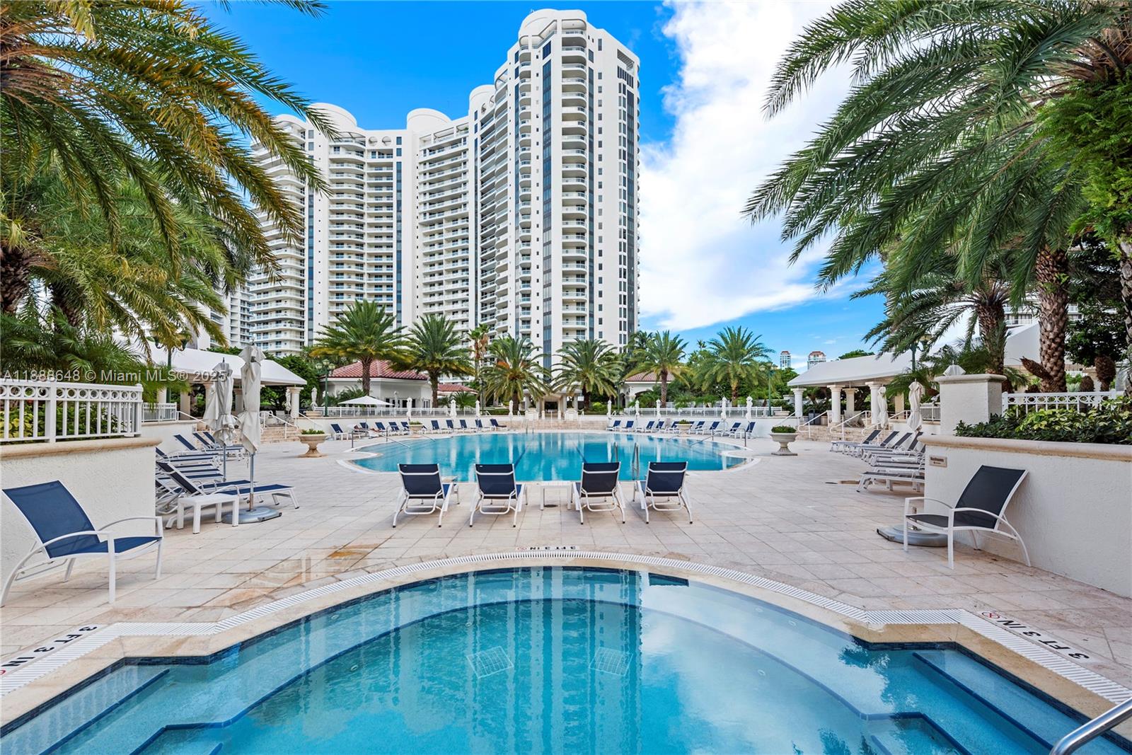 Condo for Sale in Aventura, FL