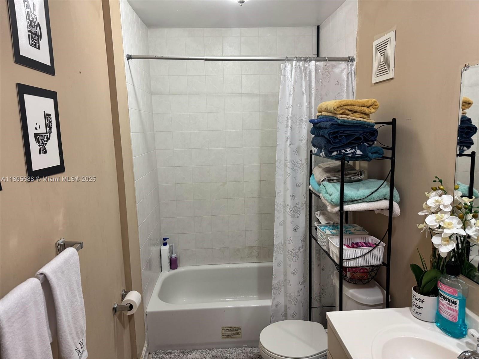 Homes for sale in Lauderhill, FL | 2820 Nw 55Th Ave #1D, Lauderhill, FL 33313 | MLS# A11895688