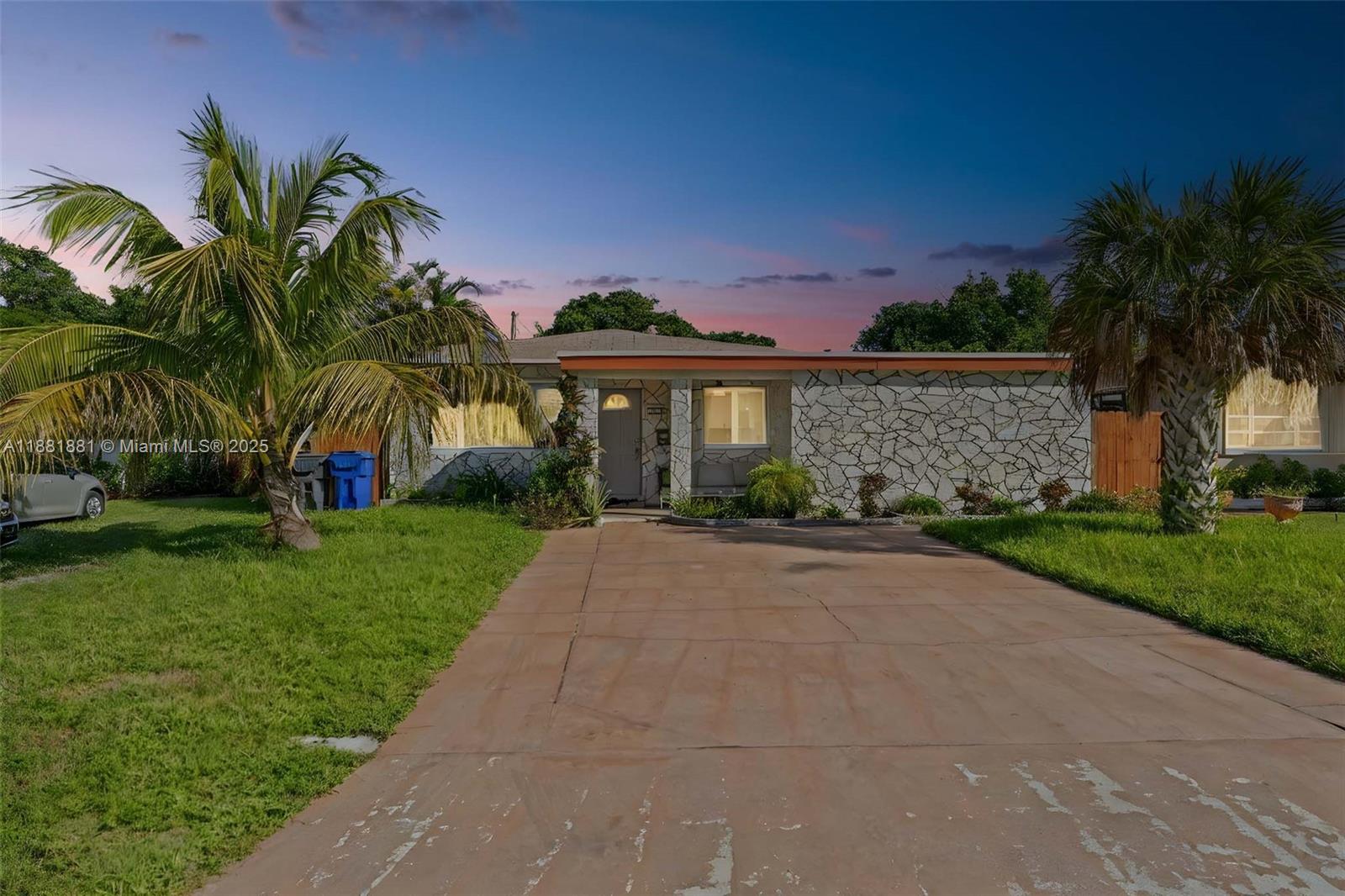 Hollywood Little Ranches