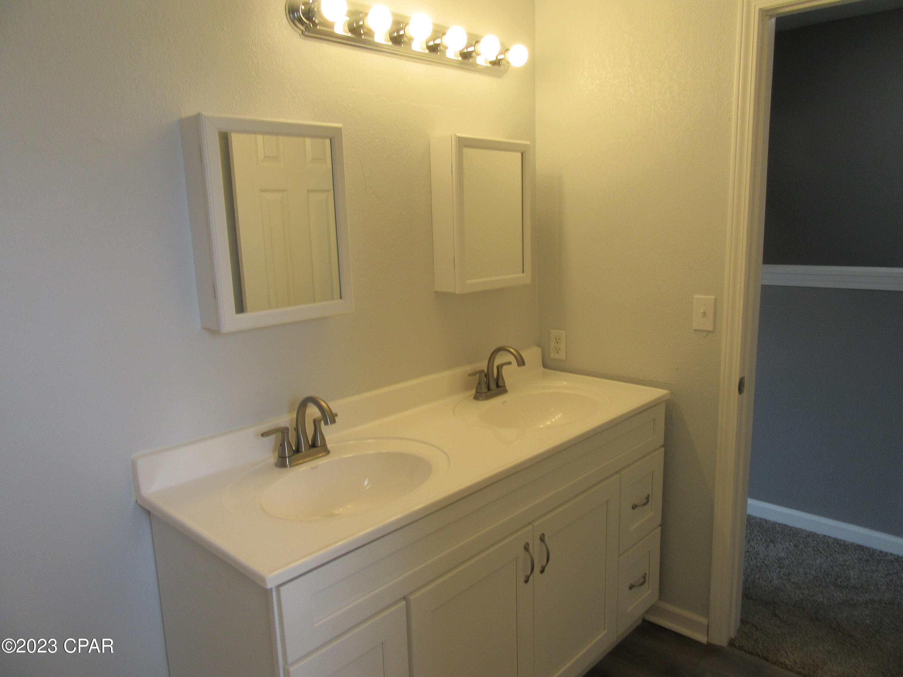 Image 25 For 134 Parker Village Circle