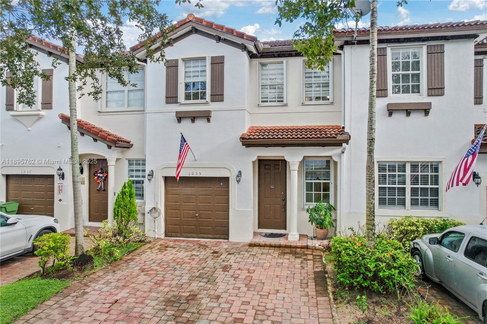 Villas At Portofino East