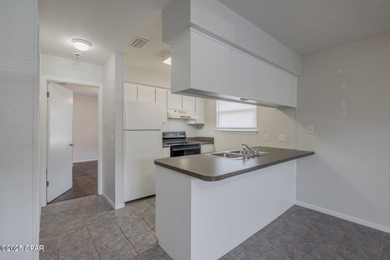 Image 4 For 7813 Lagoon Drive 4h