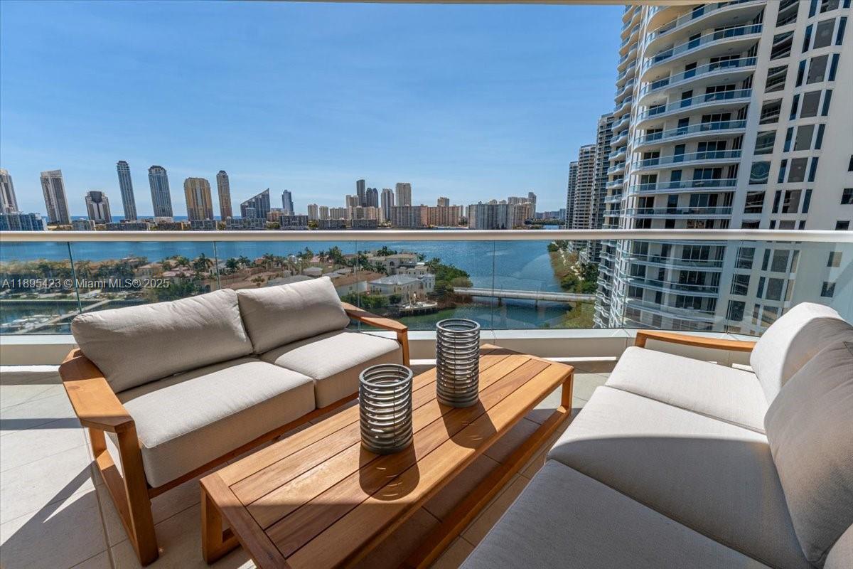 Condo for Sale in Aventura, FL