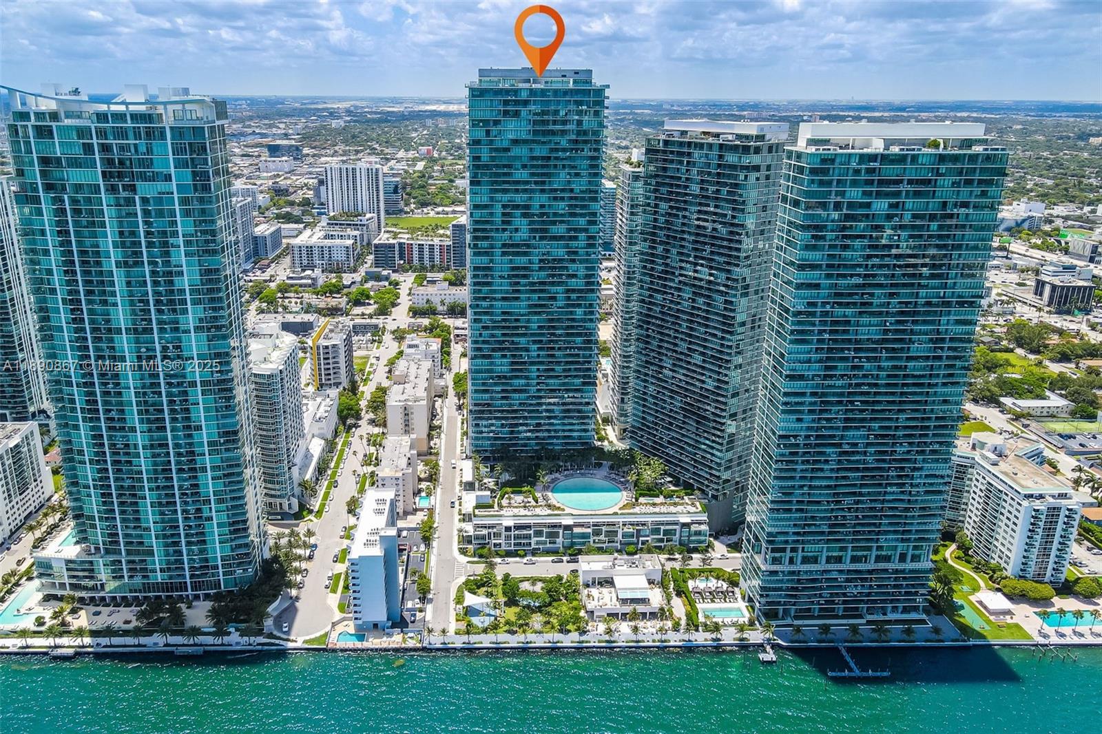 Apartamento à Venda em Miami, FL