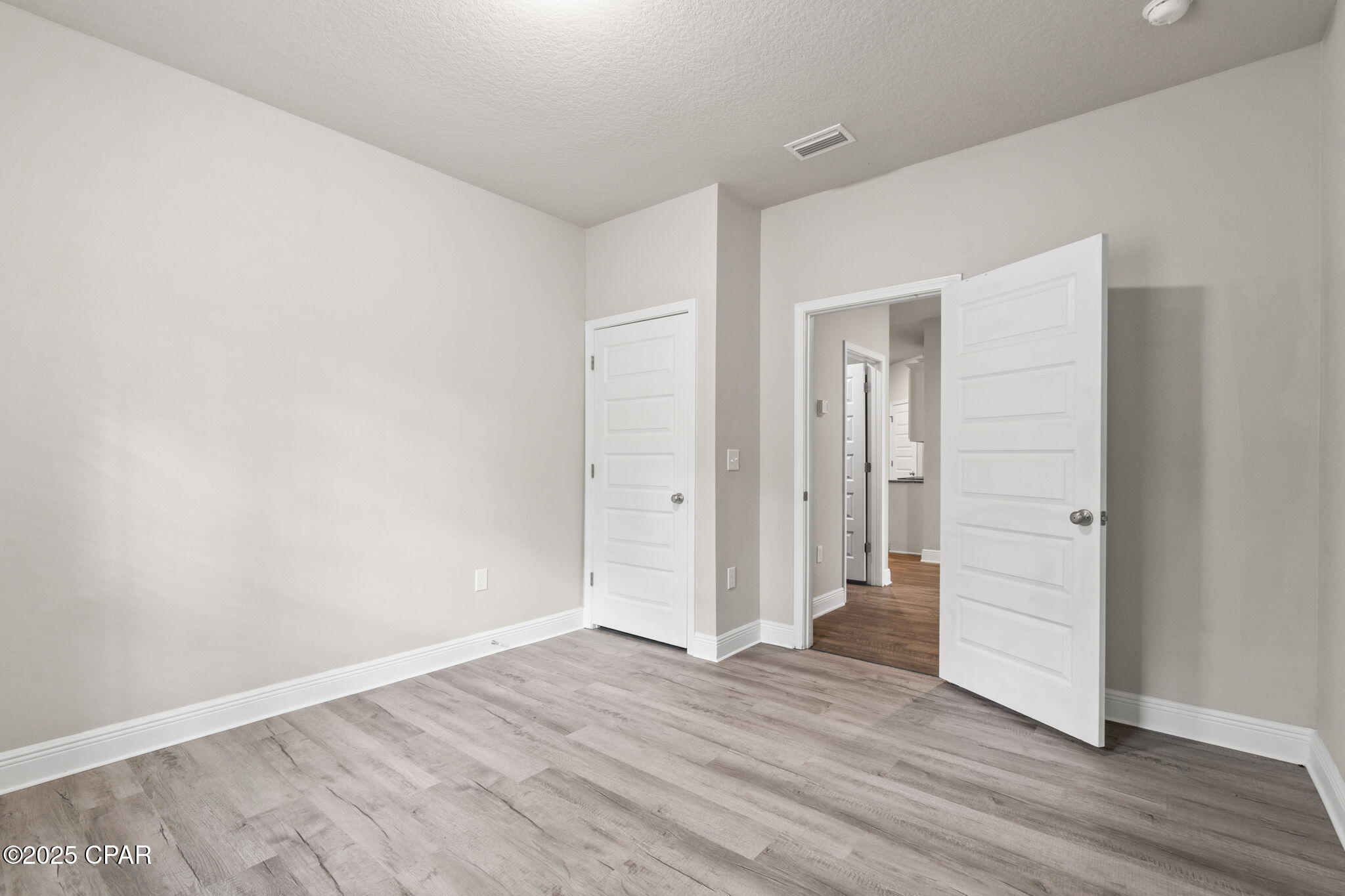 Image 18 For 397 Emerald Cove Street